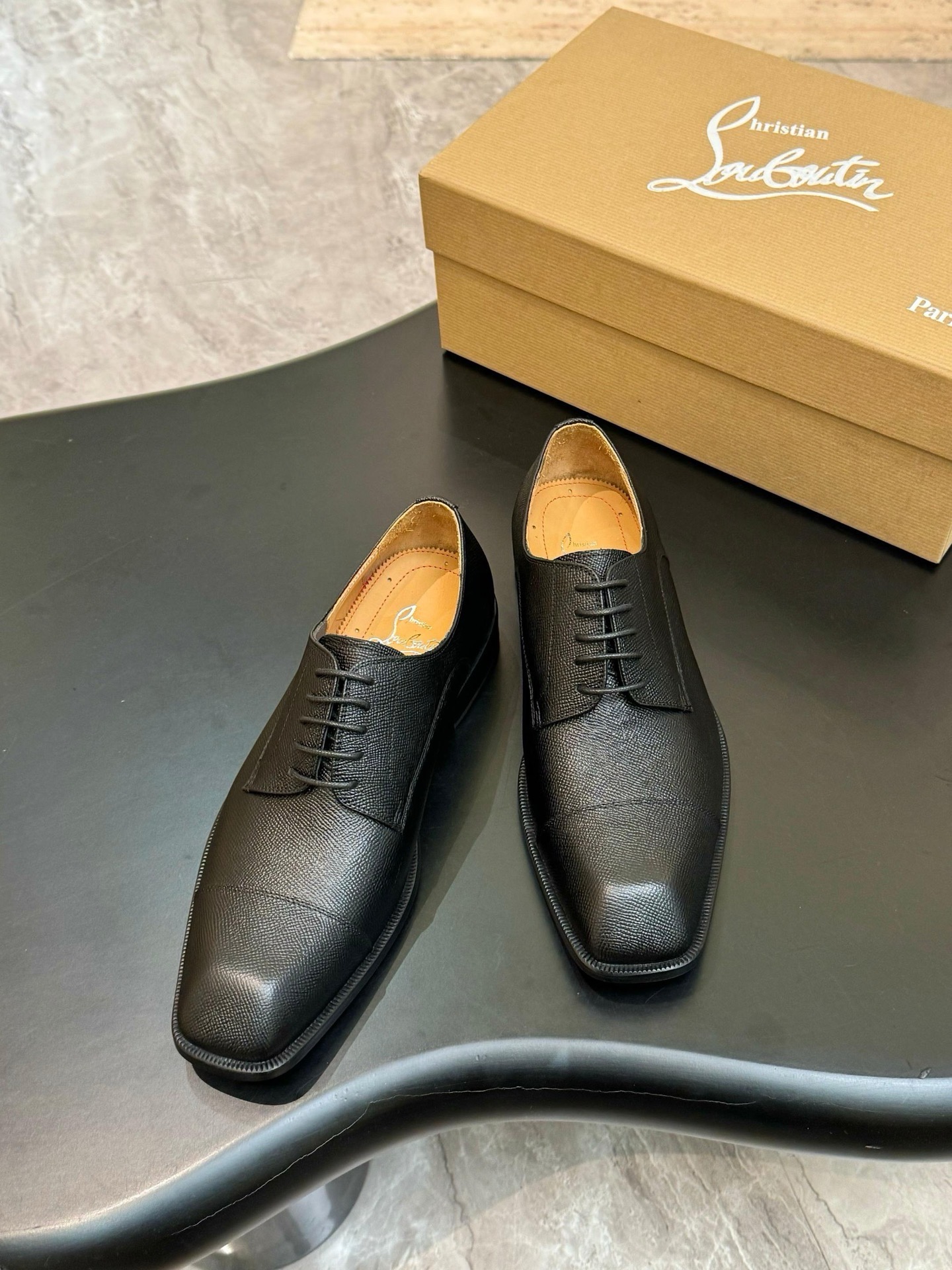 Туфли-оксфорды мужские Christian Louboutin Greggory чёрного цвета