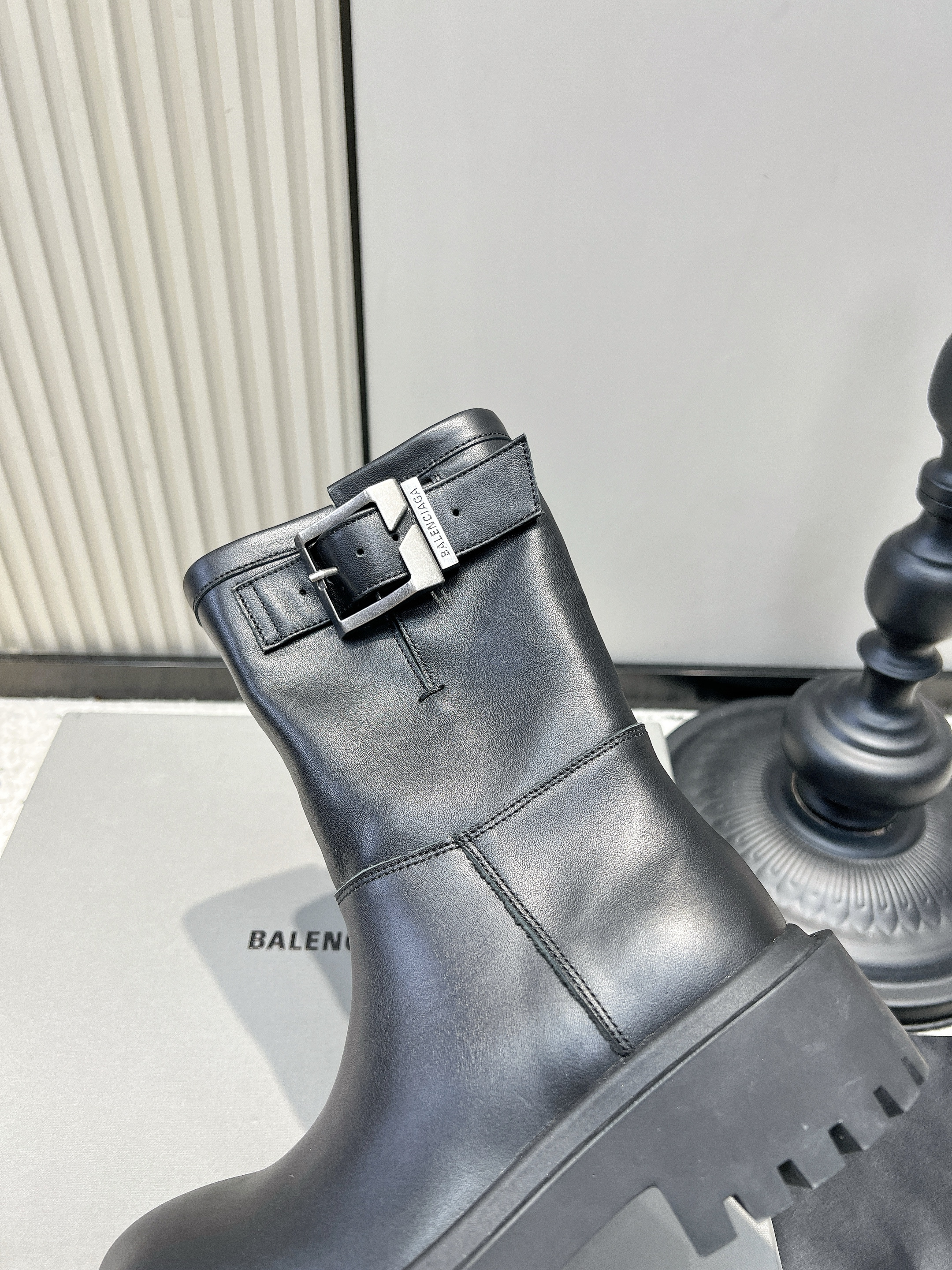 Сапоги женские Balenciaga чёрного цвета