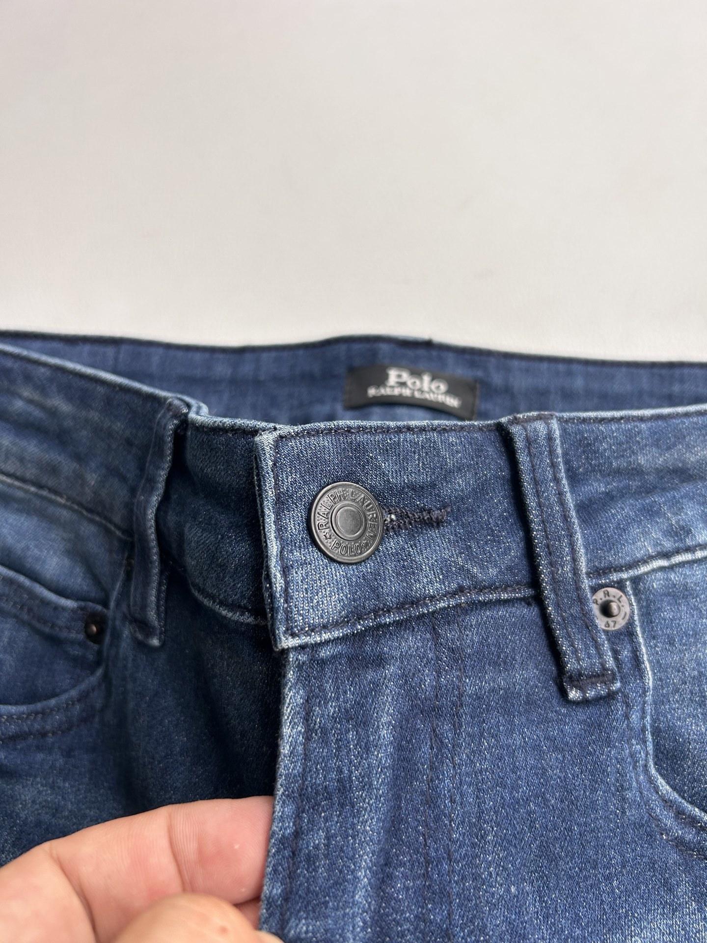 Джинсы мужские в стиле Ralph Lauren синего цвета зауженные с эффектом варки