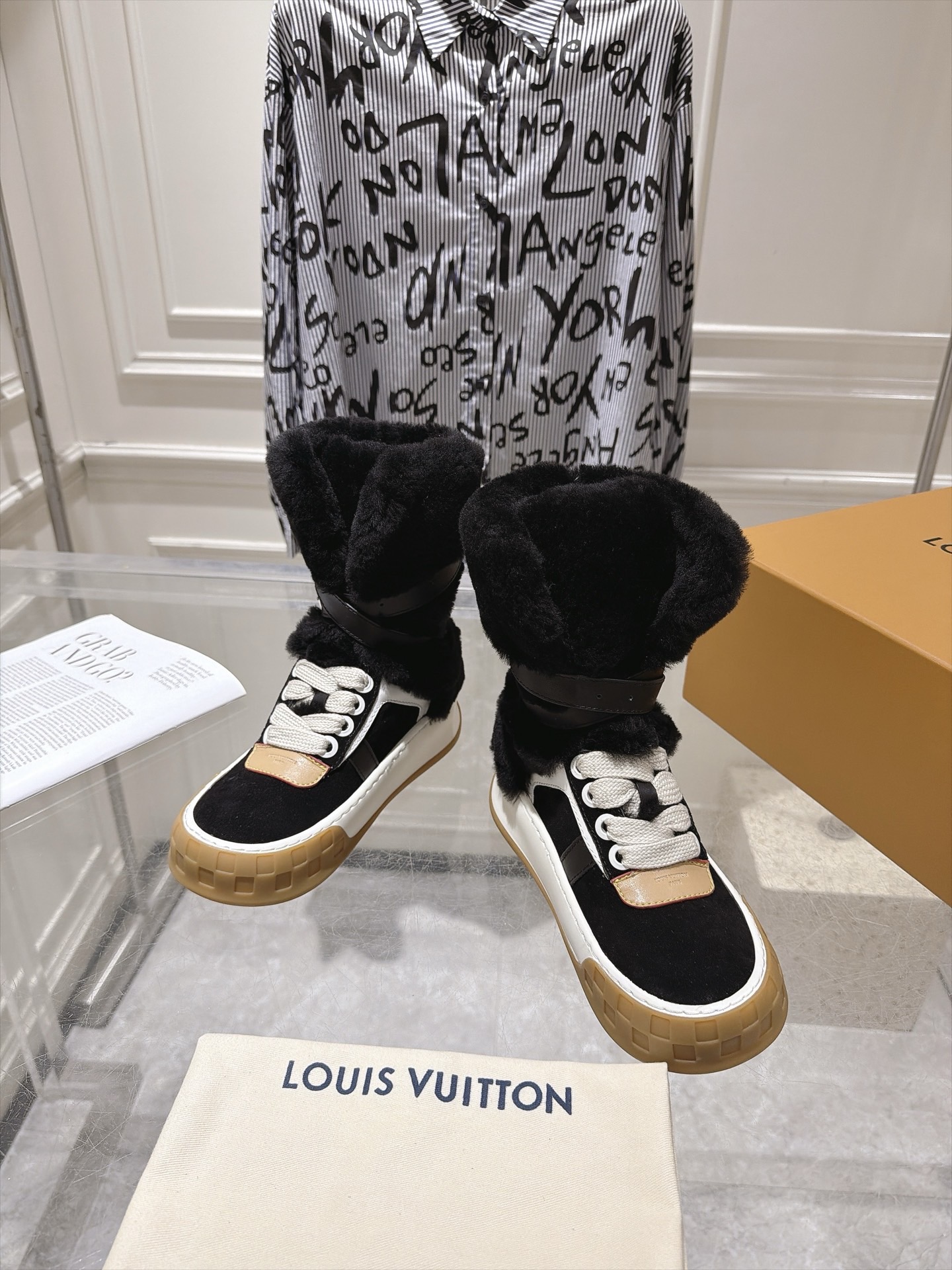 Ботинки Louis Vuitton LV Cloud Lace-Up Ankle Boot Sneaker черного цвета