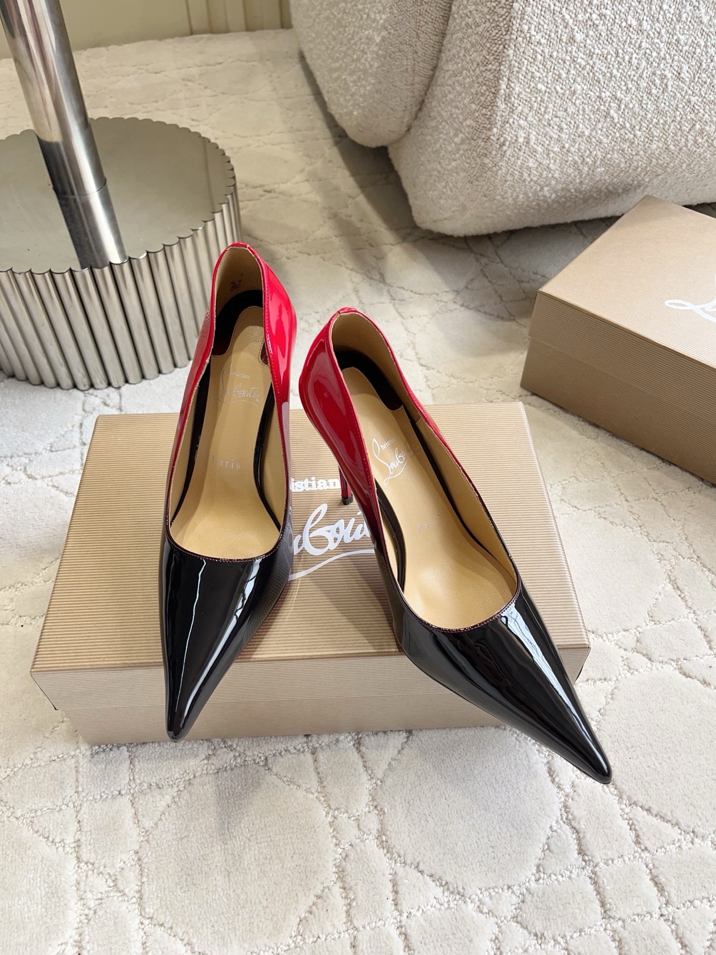 Туфли женские в стиле Christian Louboutin So Kate черно-красного цвета