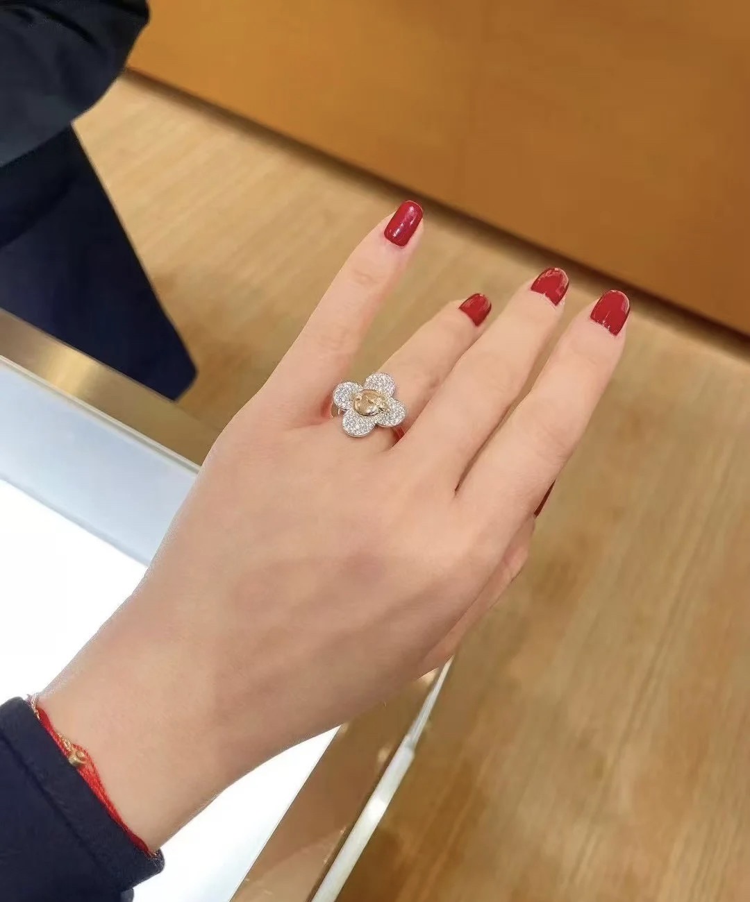 Кольцо женское в стиле Louis Vuitton Vivienne