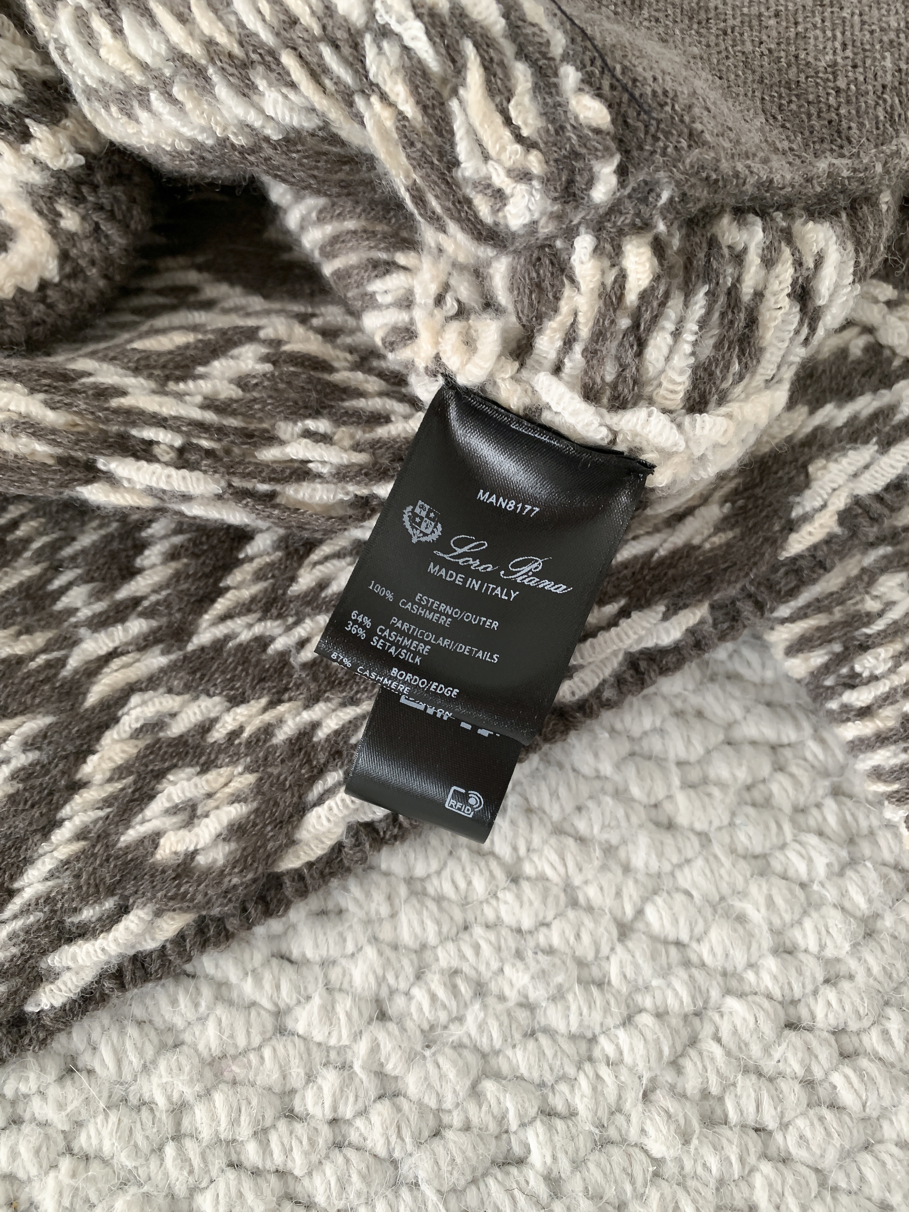 Кардиган женский в стиле Loro Piana с жаккардовым узором бежево-коричневого цвета