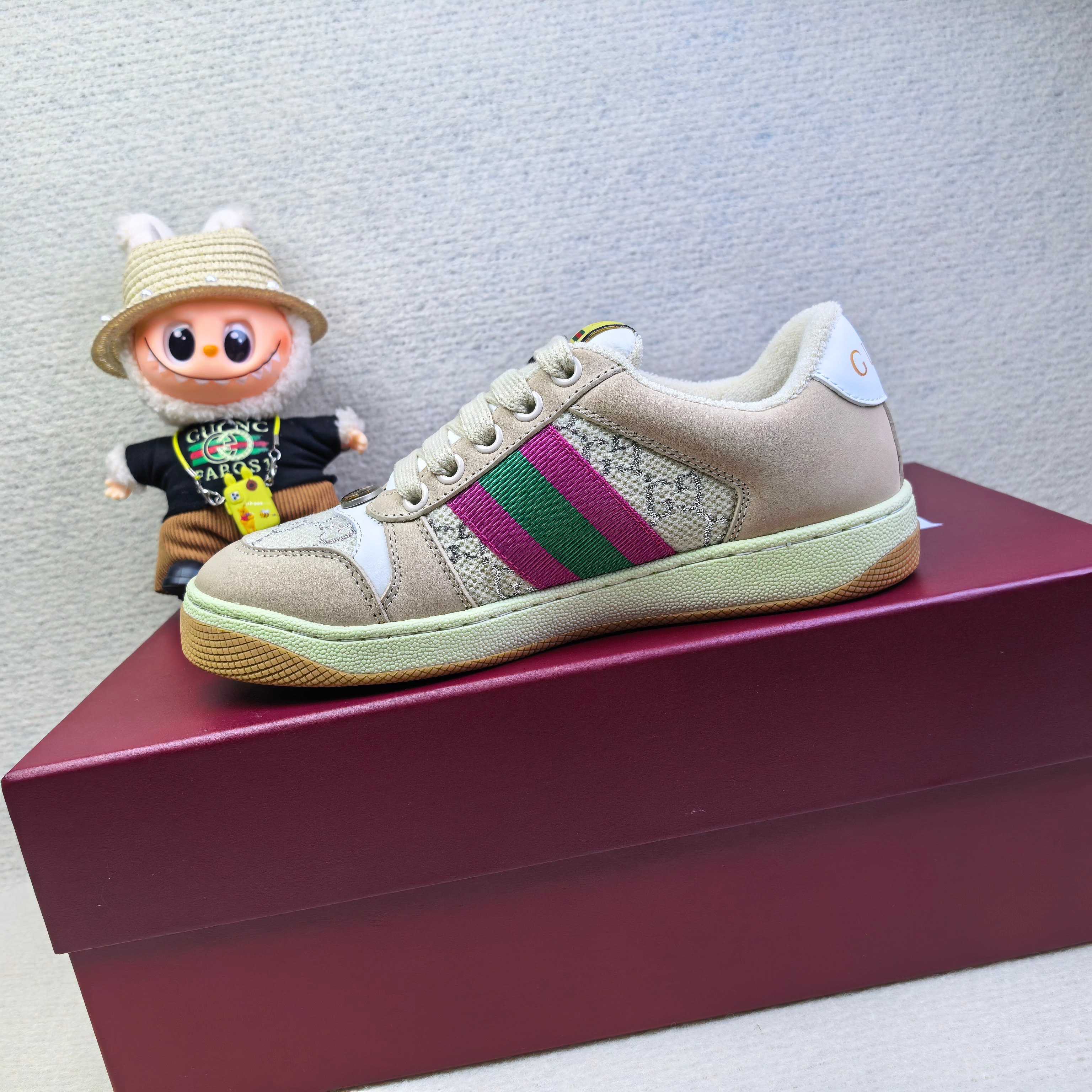 Кроссовки унисекс в стиле Gucci бежевого цвета