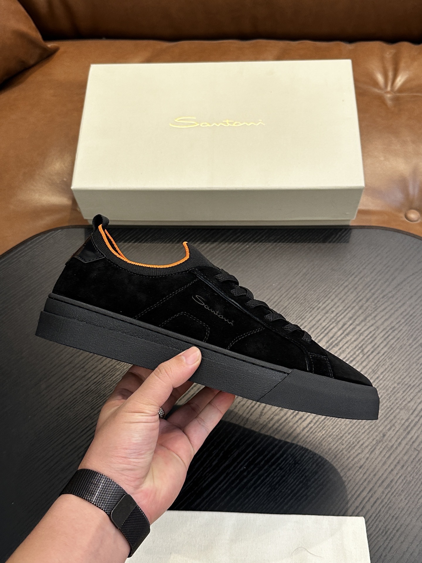 Кроссовки мужские в стиле Santoni из натуральной кожи черного цвета