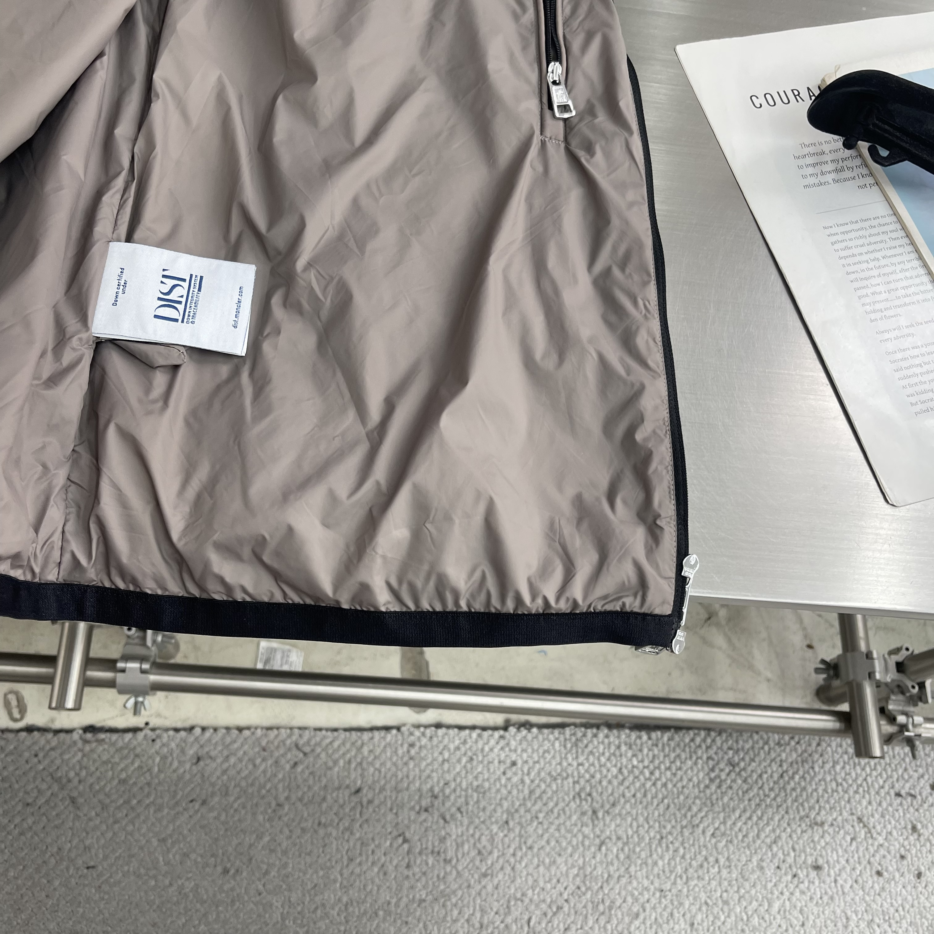 Куртка мужская в стиле Moncler лёгкая ветровка чёрного цвета на молнии