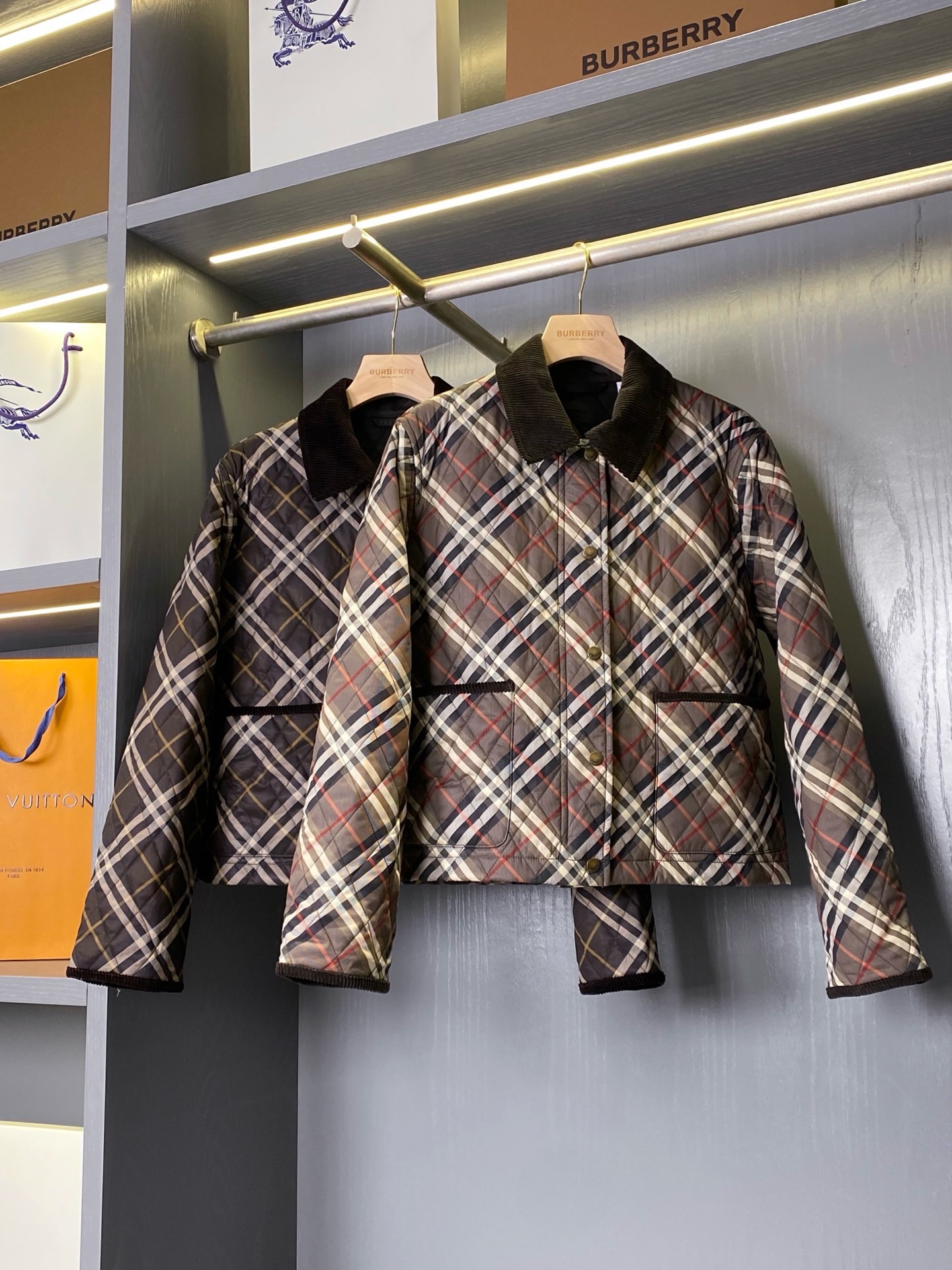 Куртка женская  Burberry укороченная