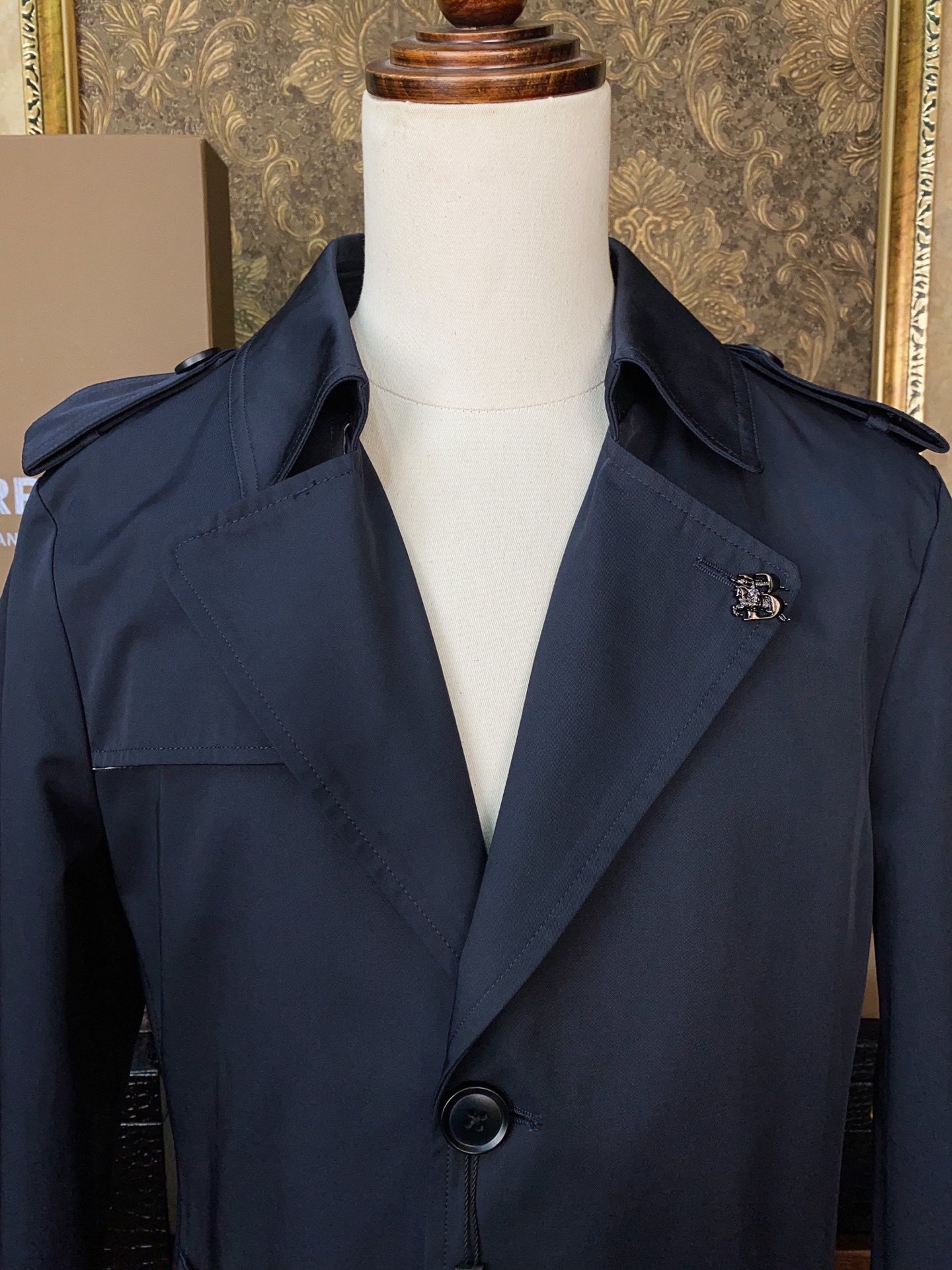 Тренч мужской в стиле Burberry темно-синего цвета классический