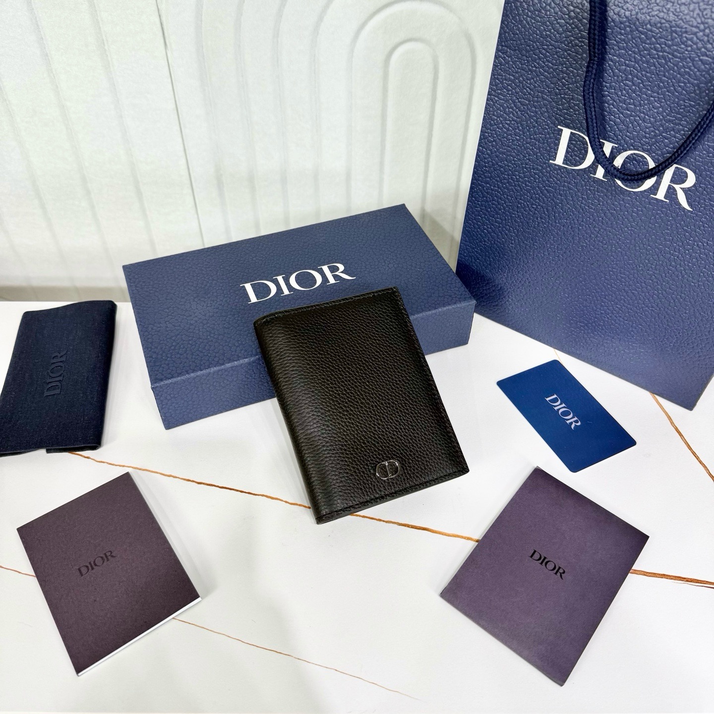 Обложка для паспорта мужская Dior чёрного цвета