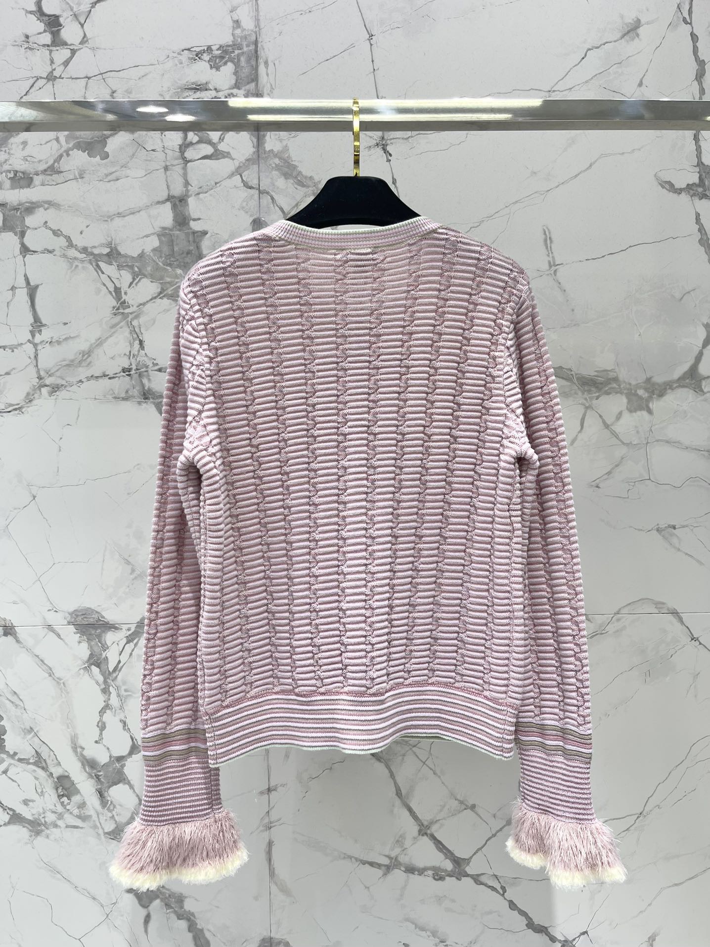 Кардиган женский в стиле Chanel из трикотажа розового цвета с контрастной отделкой