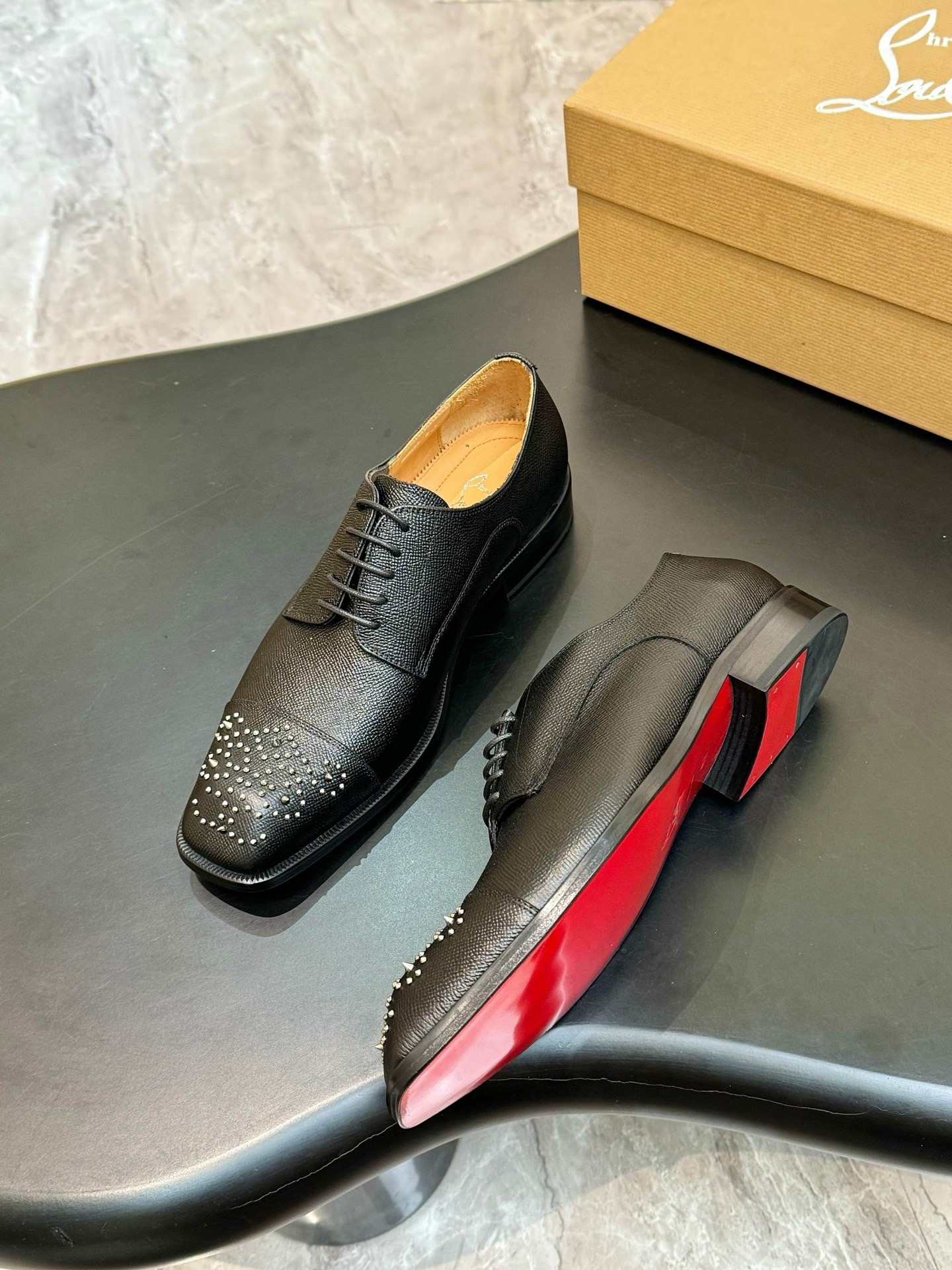 Туфли-дерби мужские Christian Louboutin Grave Derby чёрного цвета