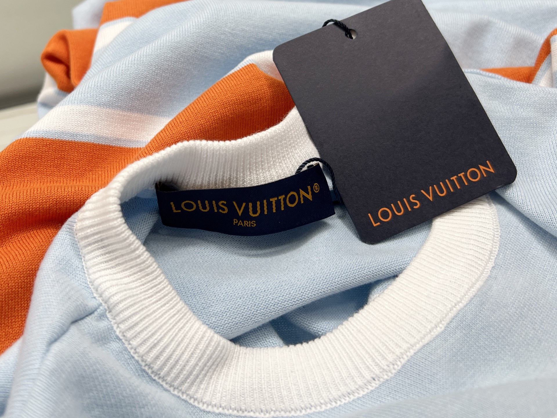 Футболка мужская в стиле Louis Vuitton из трикотажа голубого цвета в полоску