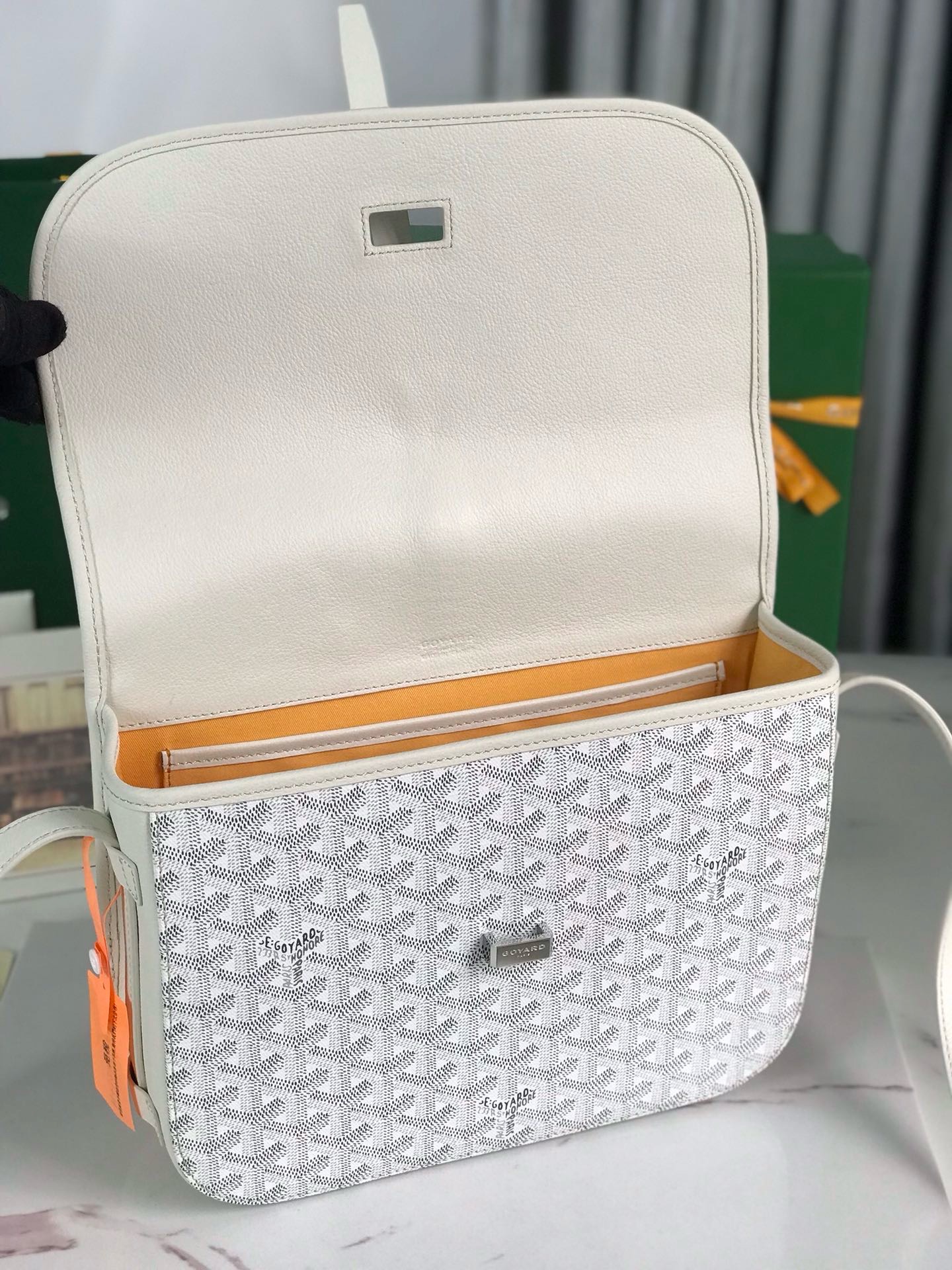 Сумка женская Goyard Belvédère II белого цвета