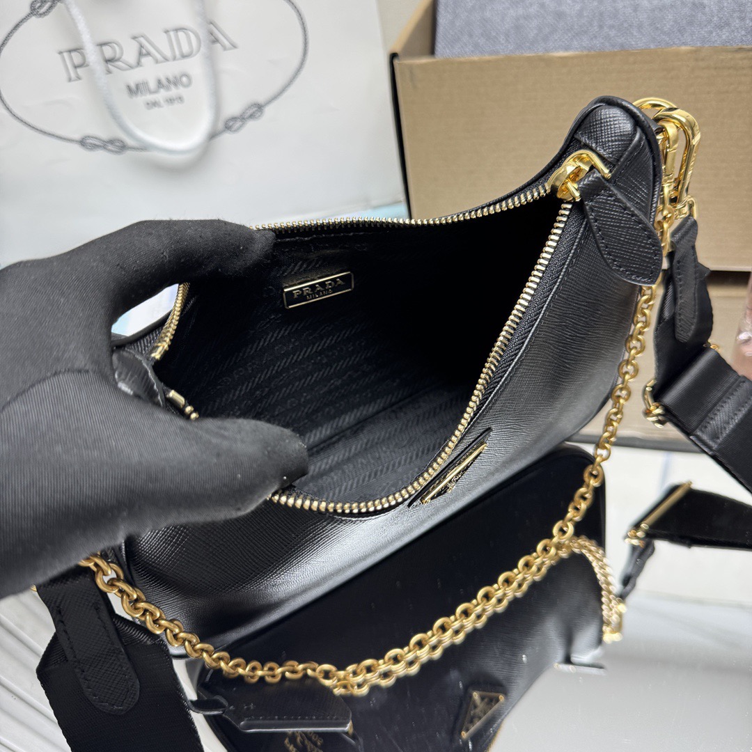 Сумка женская в стиле Prada Re-Edition 2005 Hobo чёрного  цвета