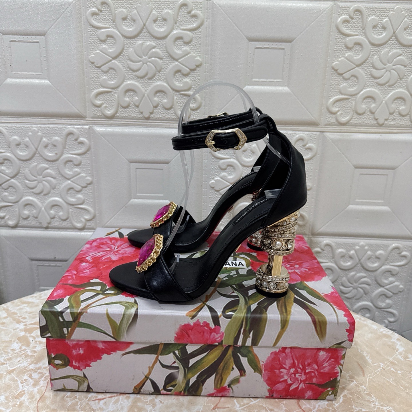 Босоножки женские Dolce & Gabbana чёрного цвета