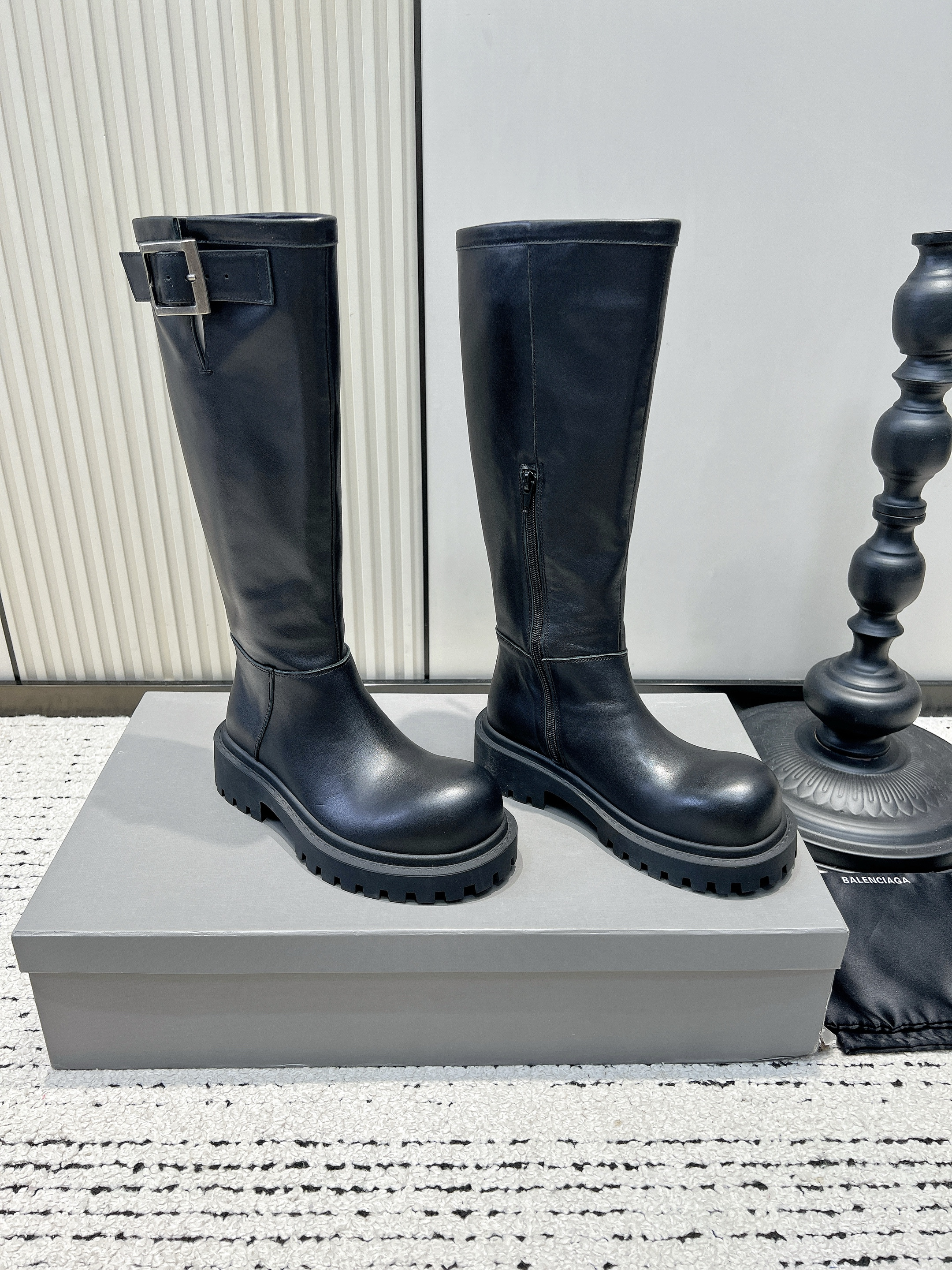Сапоги женские Balenciaga чёрного цвета
