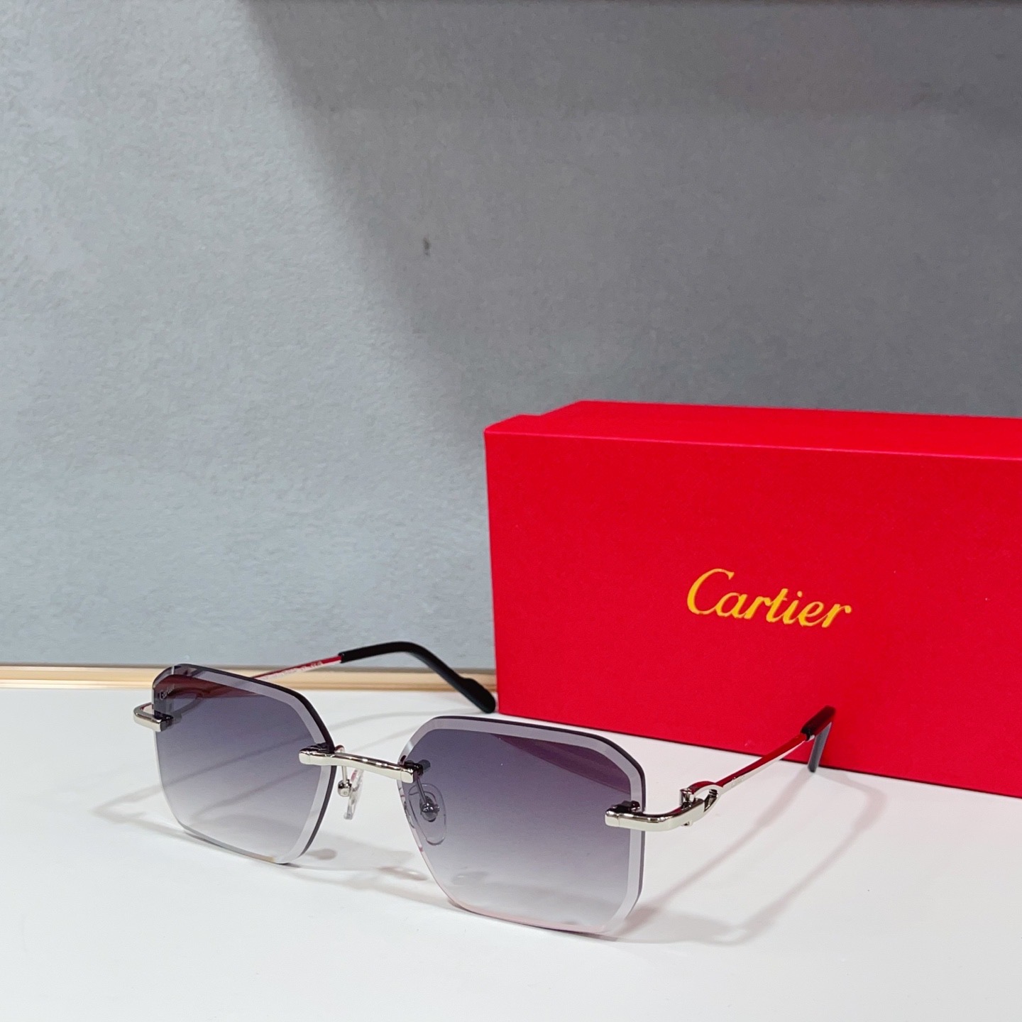 Очки солнцезащитные женские в стиле Cartier