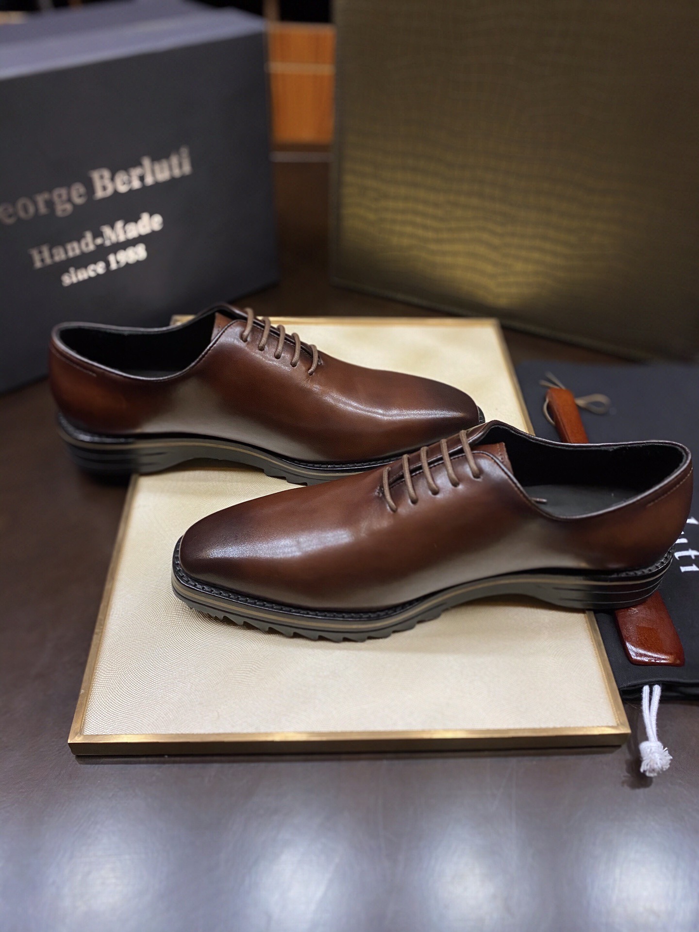 Туфли мужские в стиле Berluti из натуральной кожи коричневого цвета