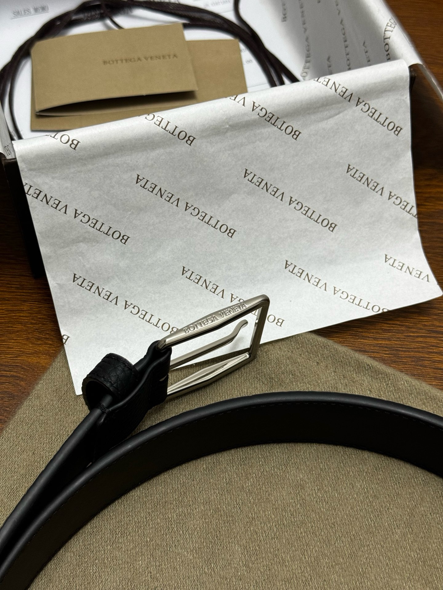 Ремень мужской Bottega Veneta Intrecciato кожи чёрного цвета