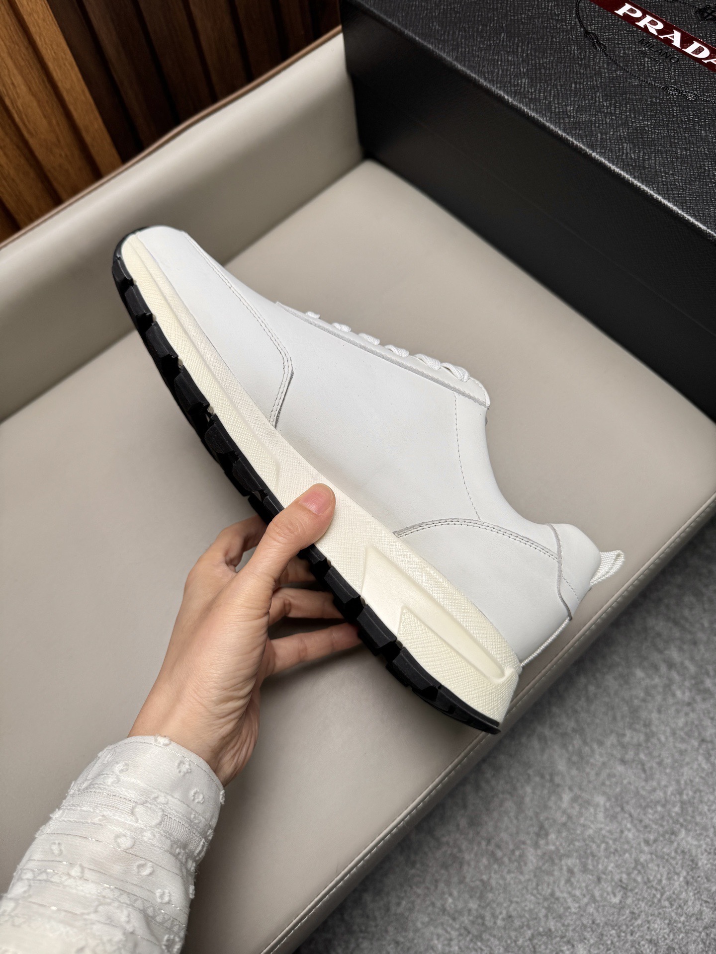 Кроссовки мужские в стиле Prada белого цвета