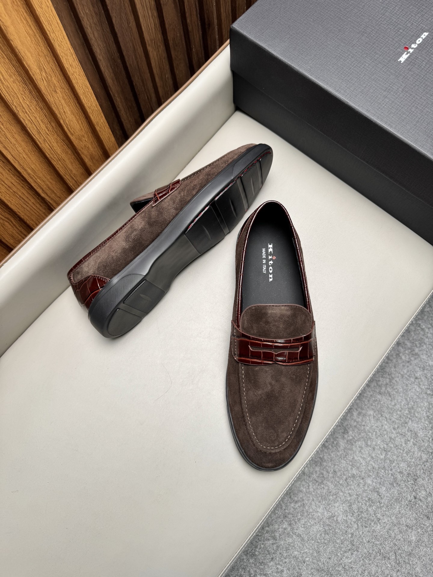 Лоферы мужские в стиле Kiton бордового цвета