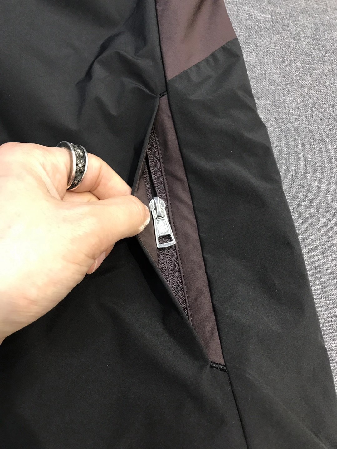 Куртка мужская в стиле Moncler с капюшоном из технологичной ткани Pertex чёрного цвета