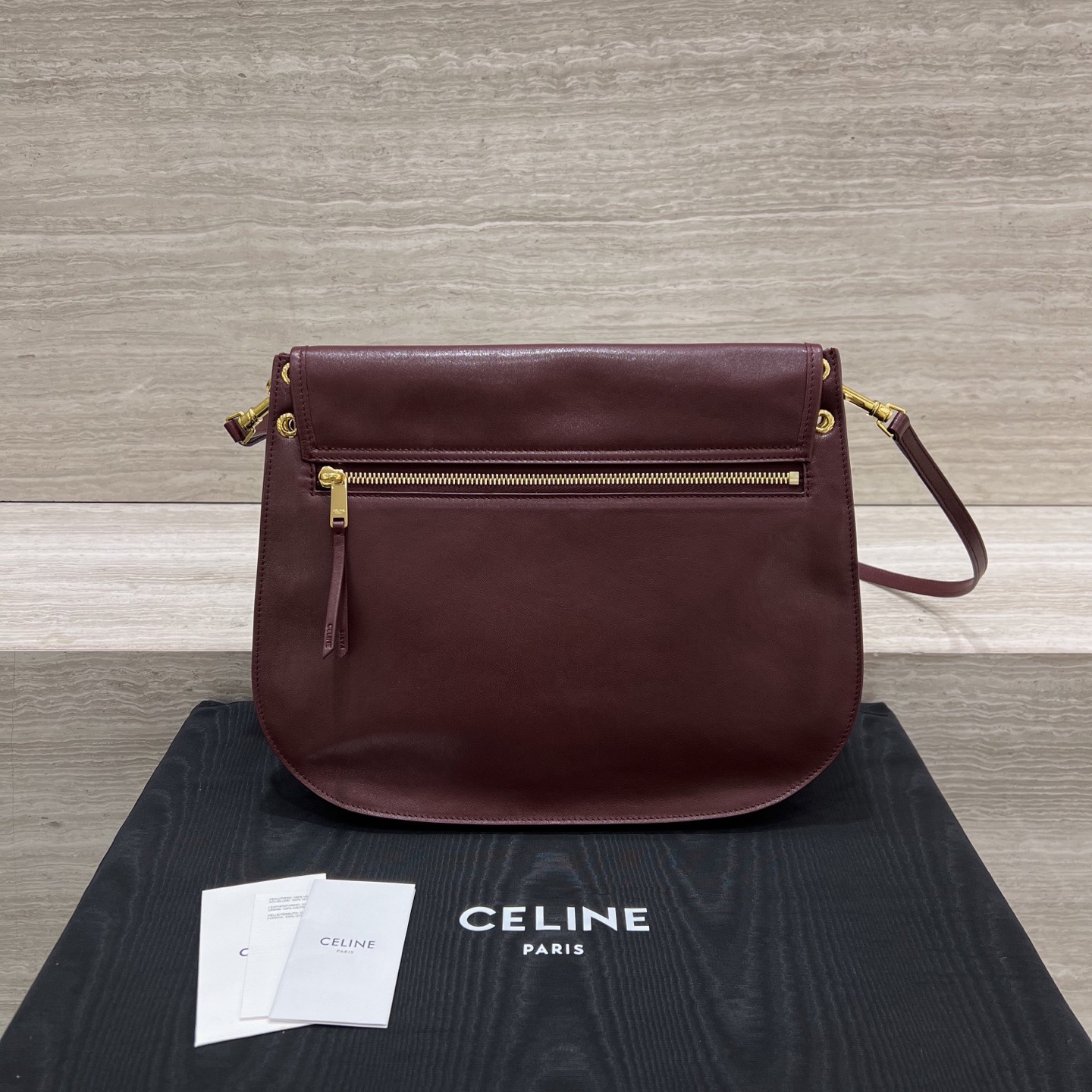 Сумка женская в стиле Celine Soft Triomphe Besace бордового цвета