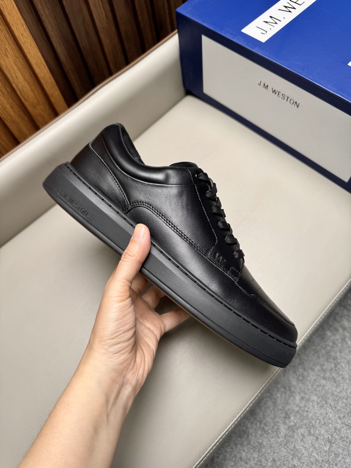 Кеды мужские в стиле J.M. Weston черного цвета