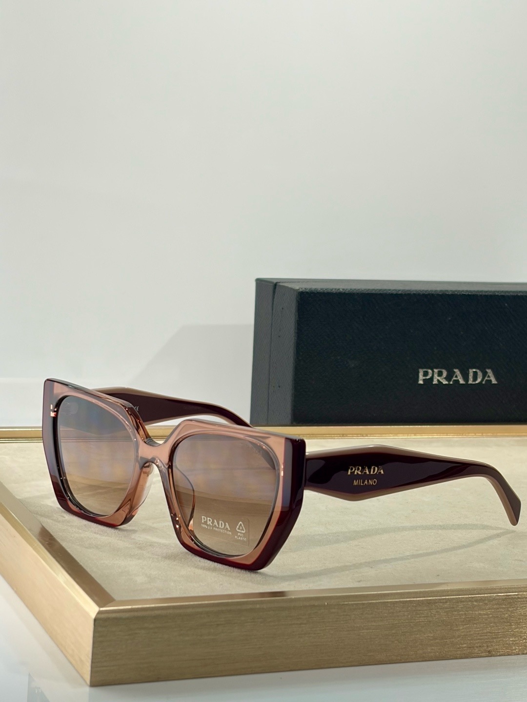 Очки солнцезащитные женские Prada SPR 15WS