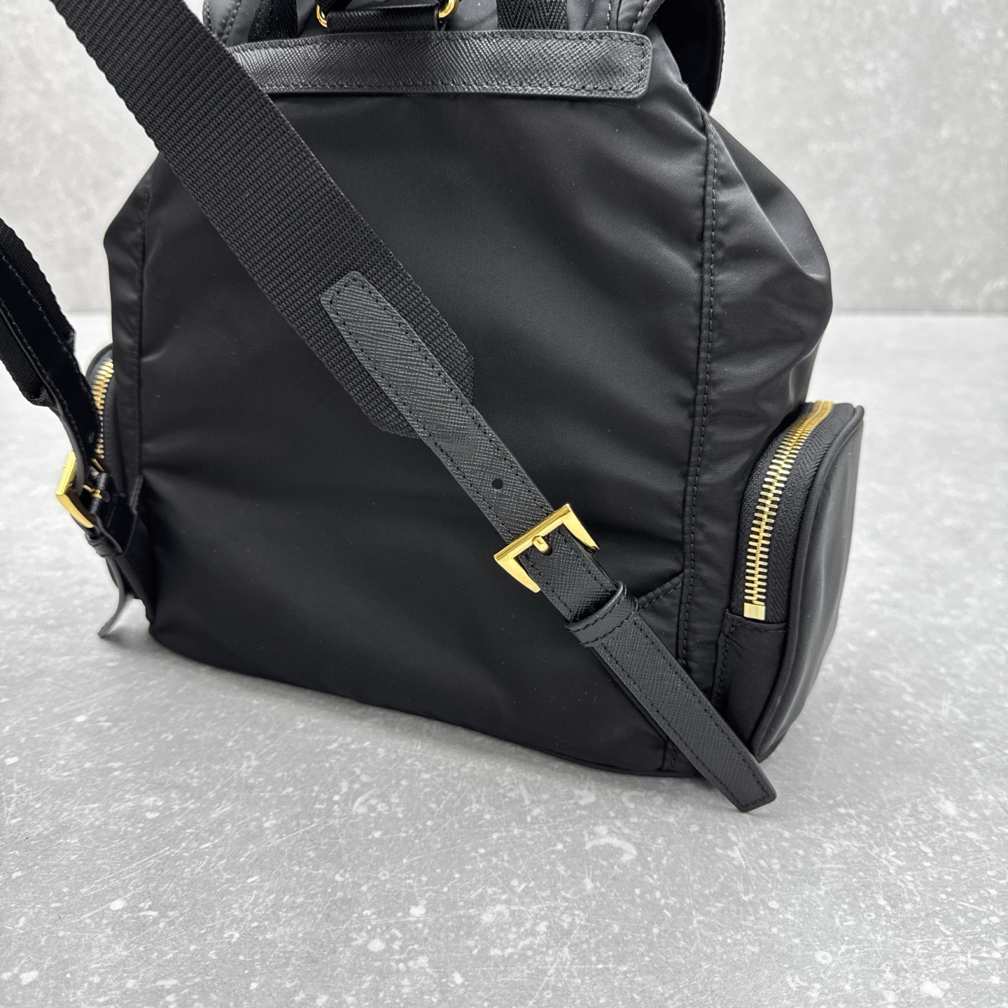 Рюкзак унисекс в стиле Prada Explore 6844 чёрного цвета