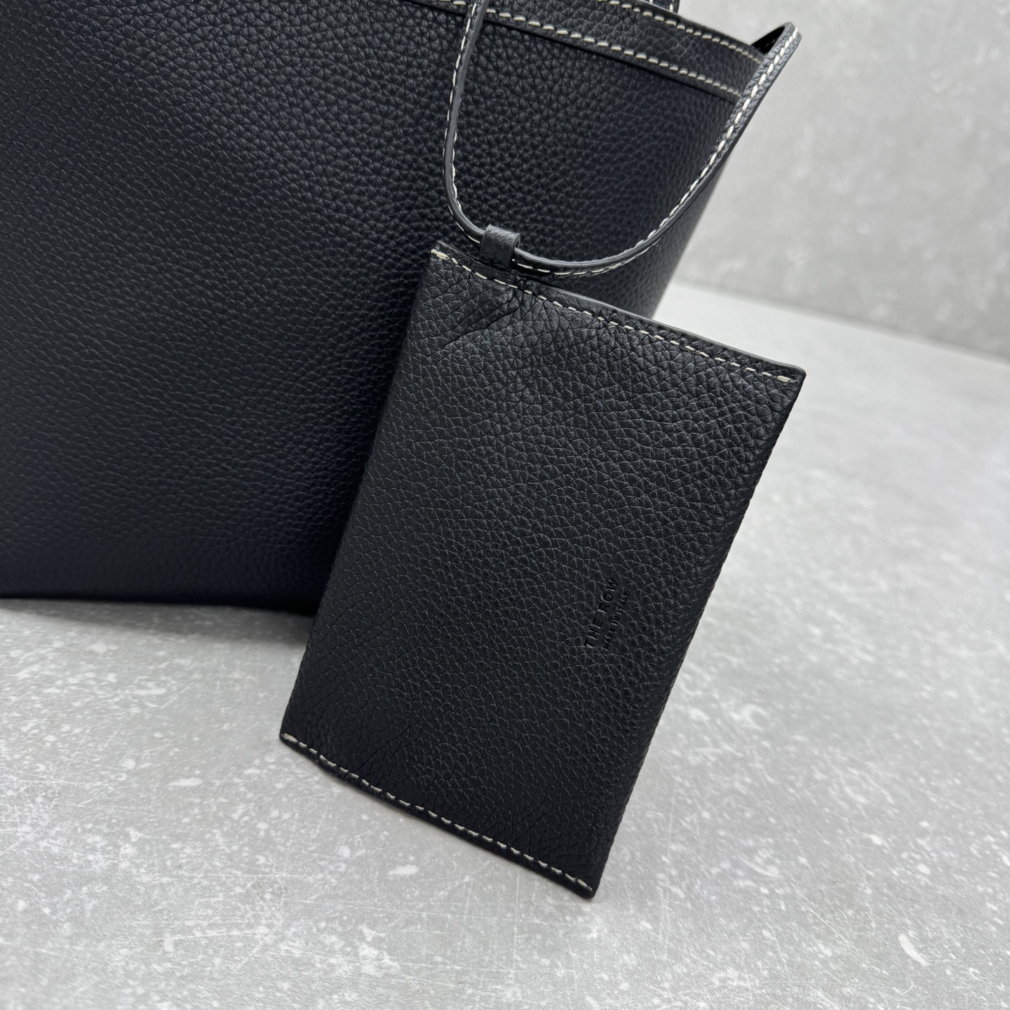 Сумка женская в стиле The Row Park Tote малого размера чёрного цвета