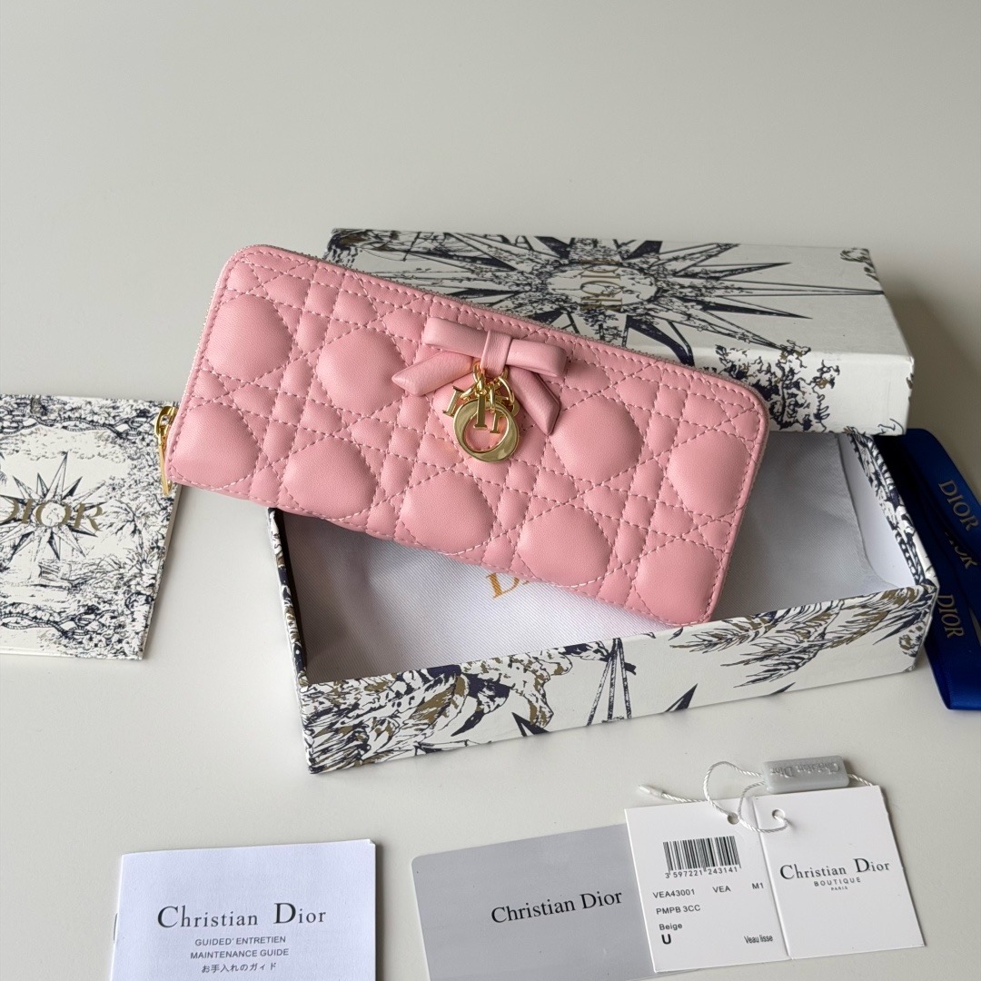 Кошелёк женский Dior розового цвета