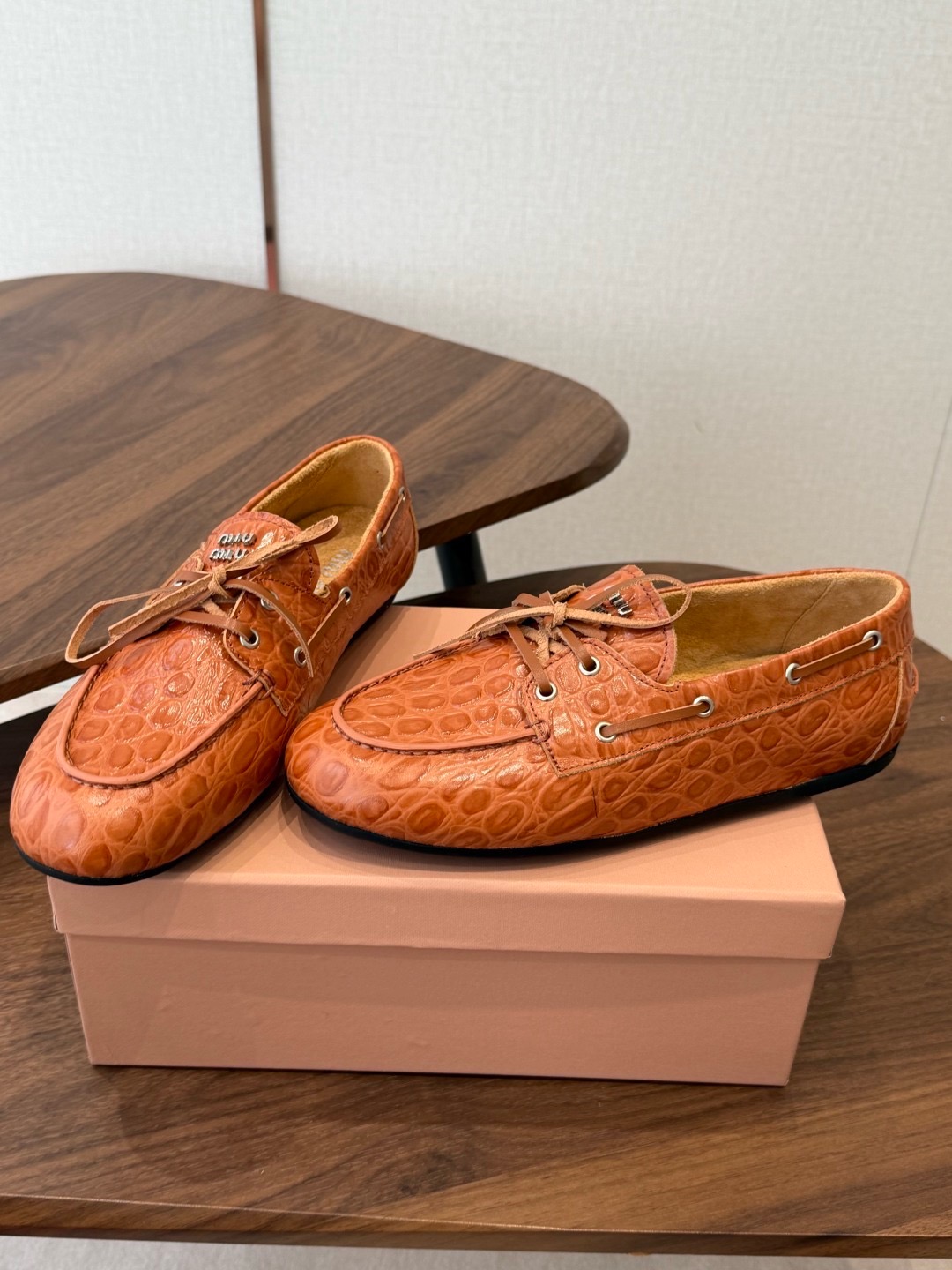 Топсайдеры женские Miu Miu Deck коньячно-коричневого цвета