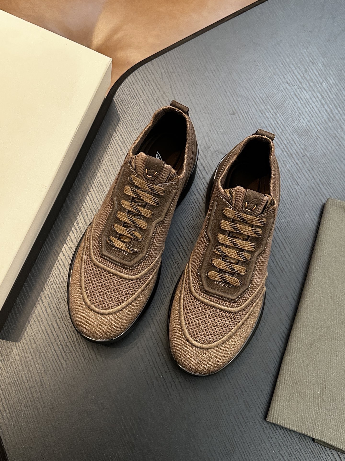 Кроссовки мужские в стиле Brioni коричневого цвета