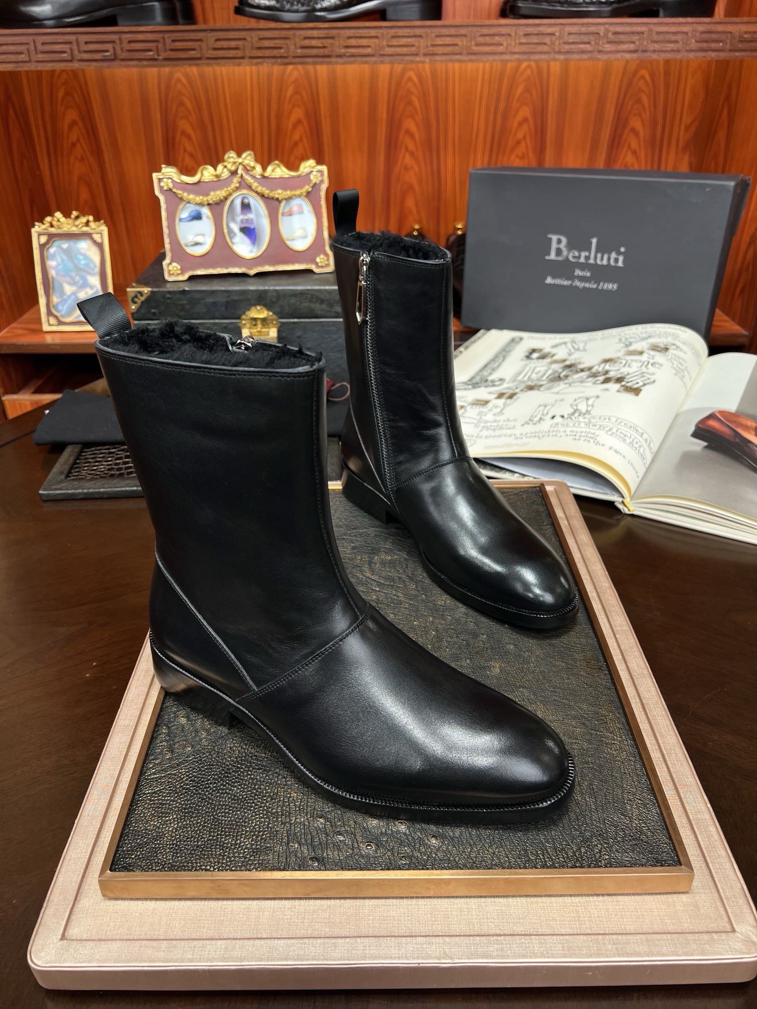 Полусапоги мужские Berluti чёрного цвета