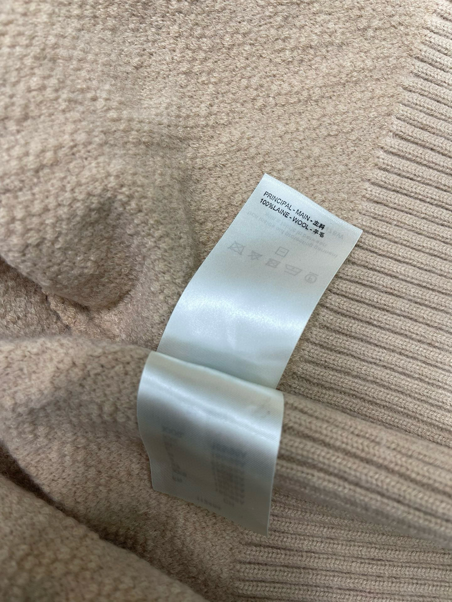 Кардиган женский в стиле Louis Vuitton из трикотажа с фактурной вязкой, бежевого цвета