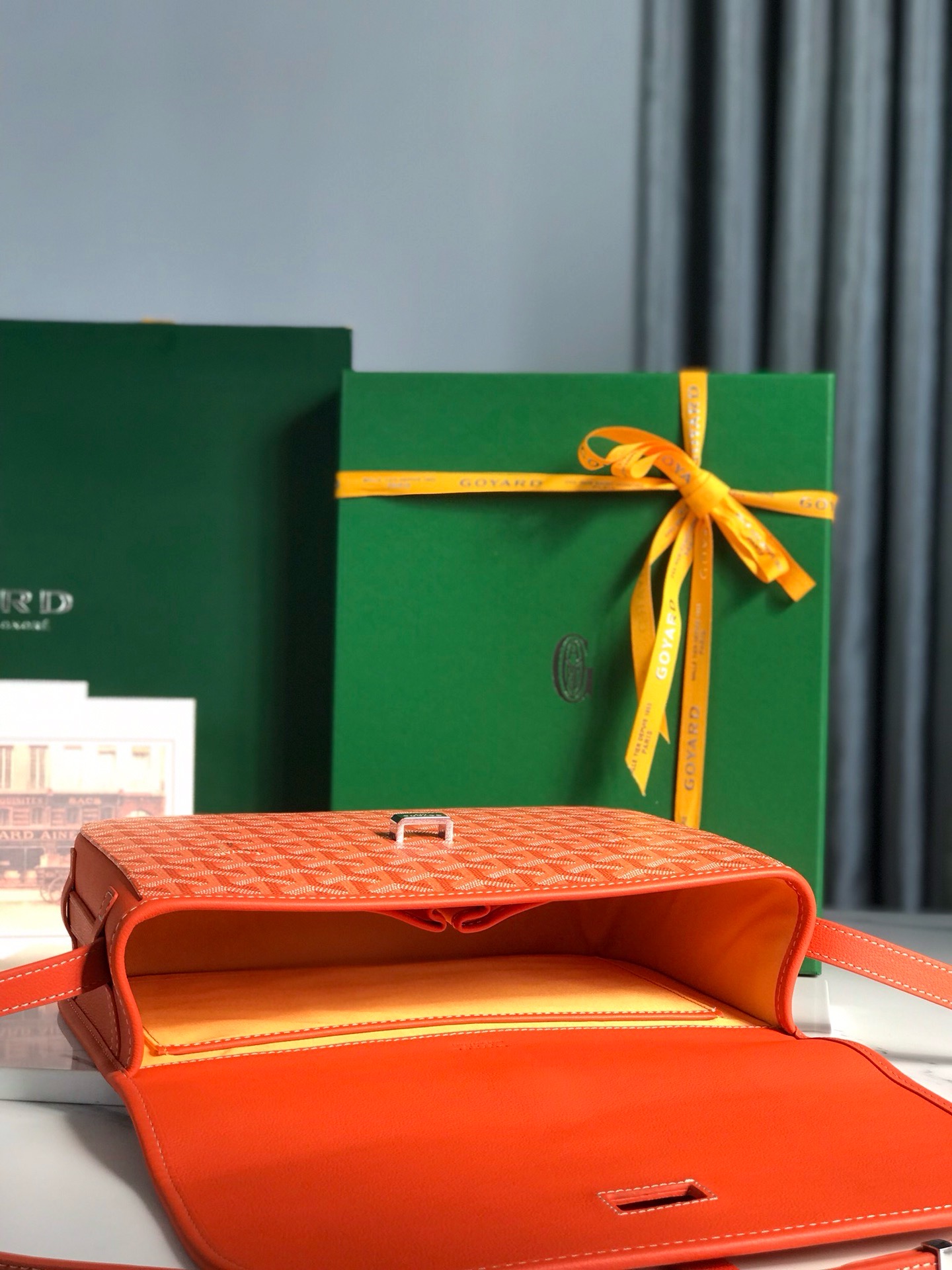 Сумка женская Goyard Belvédère II оранжевого цвета