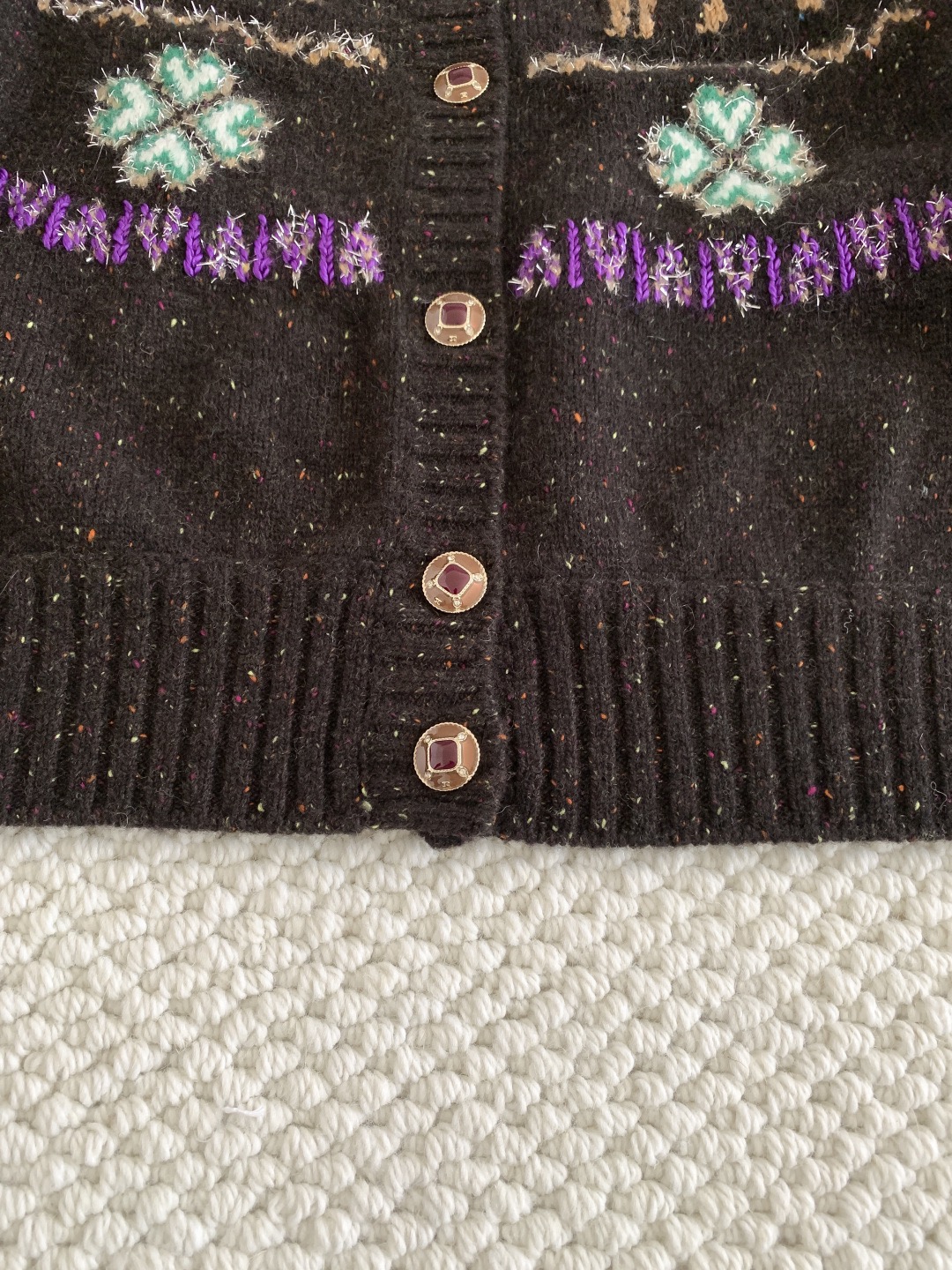 Кардиган женский в стиле Chanel с жаккардовым узором тёмно-коричневого цвета