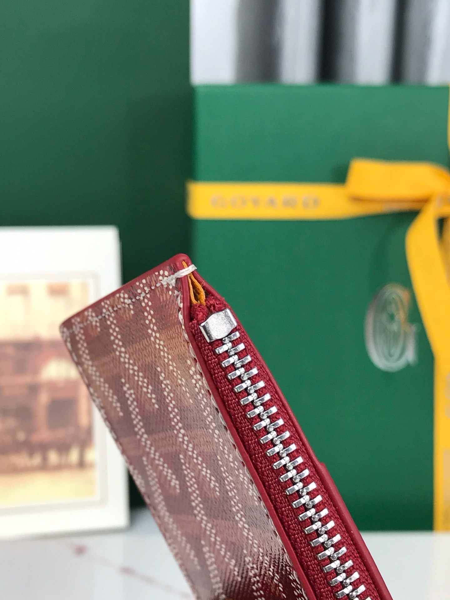 Картхолдер Goyard Bourbon красного цвета