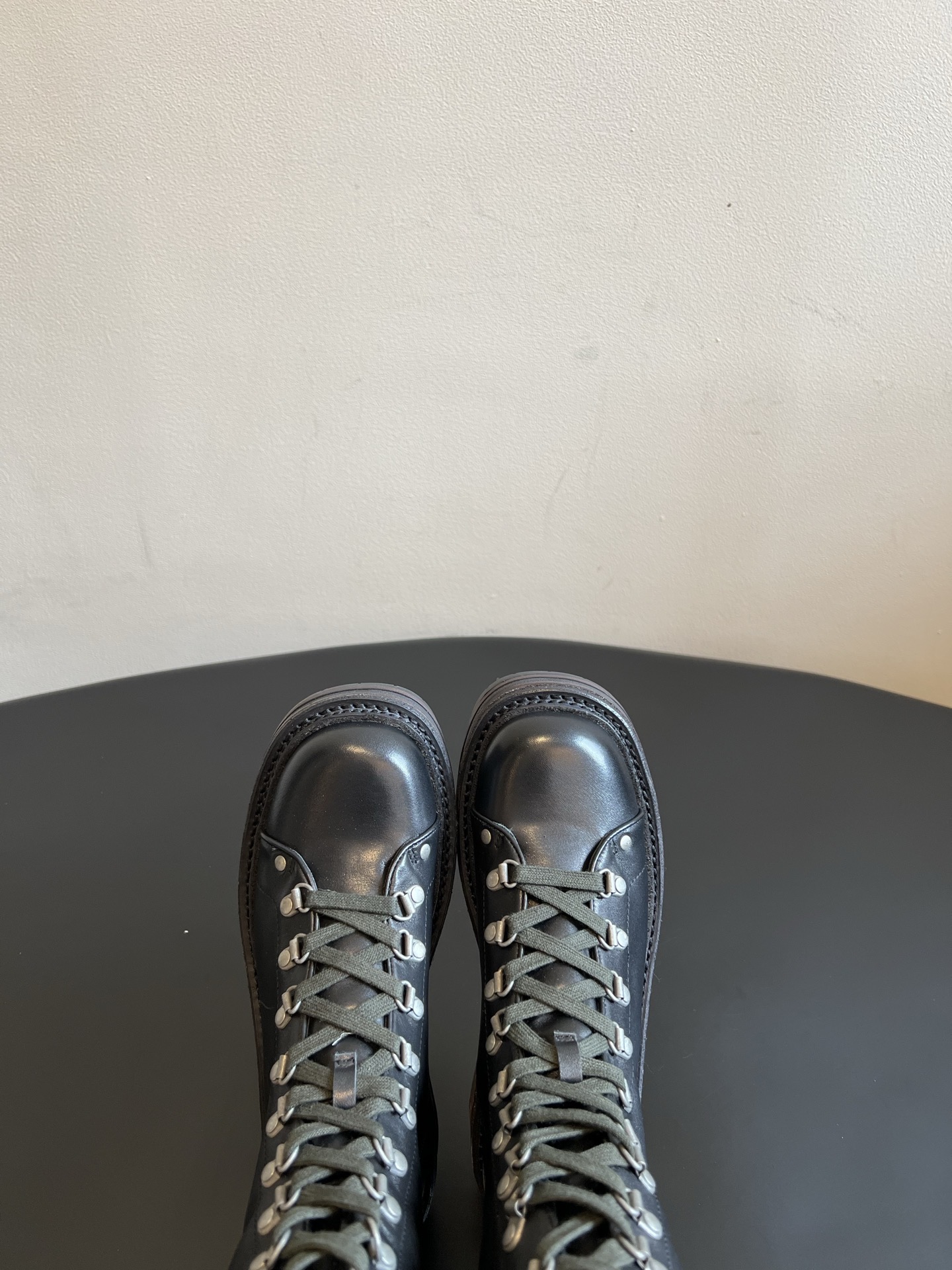 Сапоги женские Miu Miu Leather Boots черного цвета