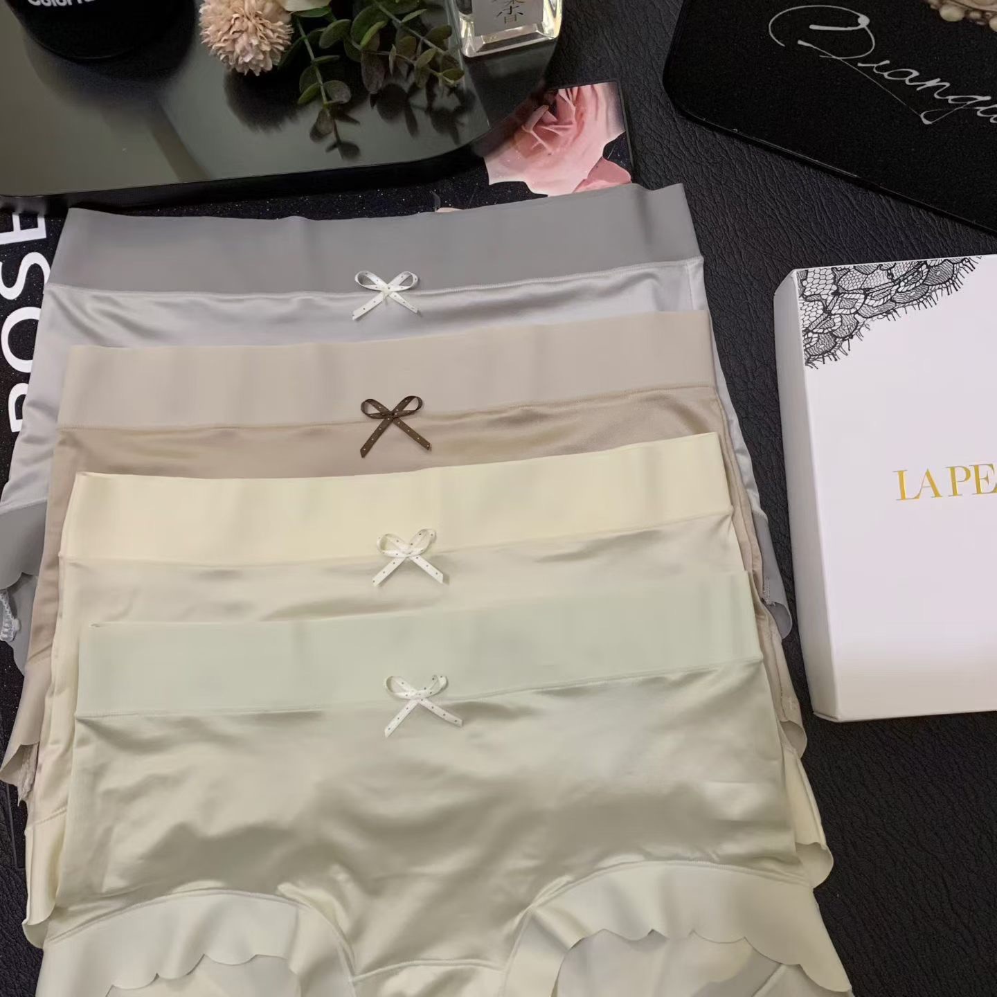 Трусы женские в стиле La Perla бесшовные комплект из 4 шт