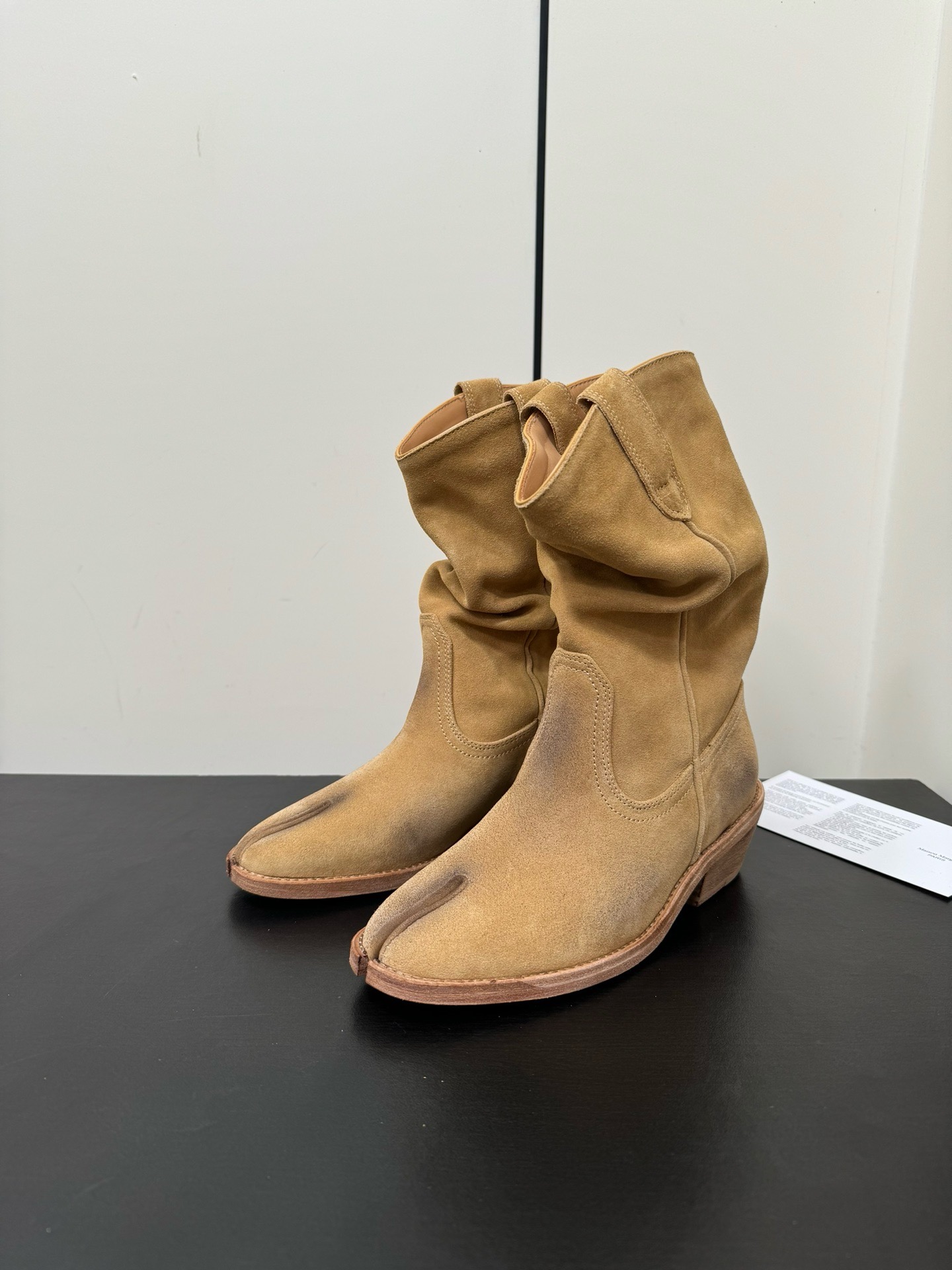 Сапоги женские MM6 Maison Margiela Western бежевого цвета