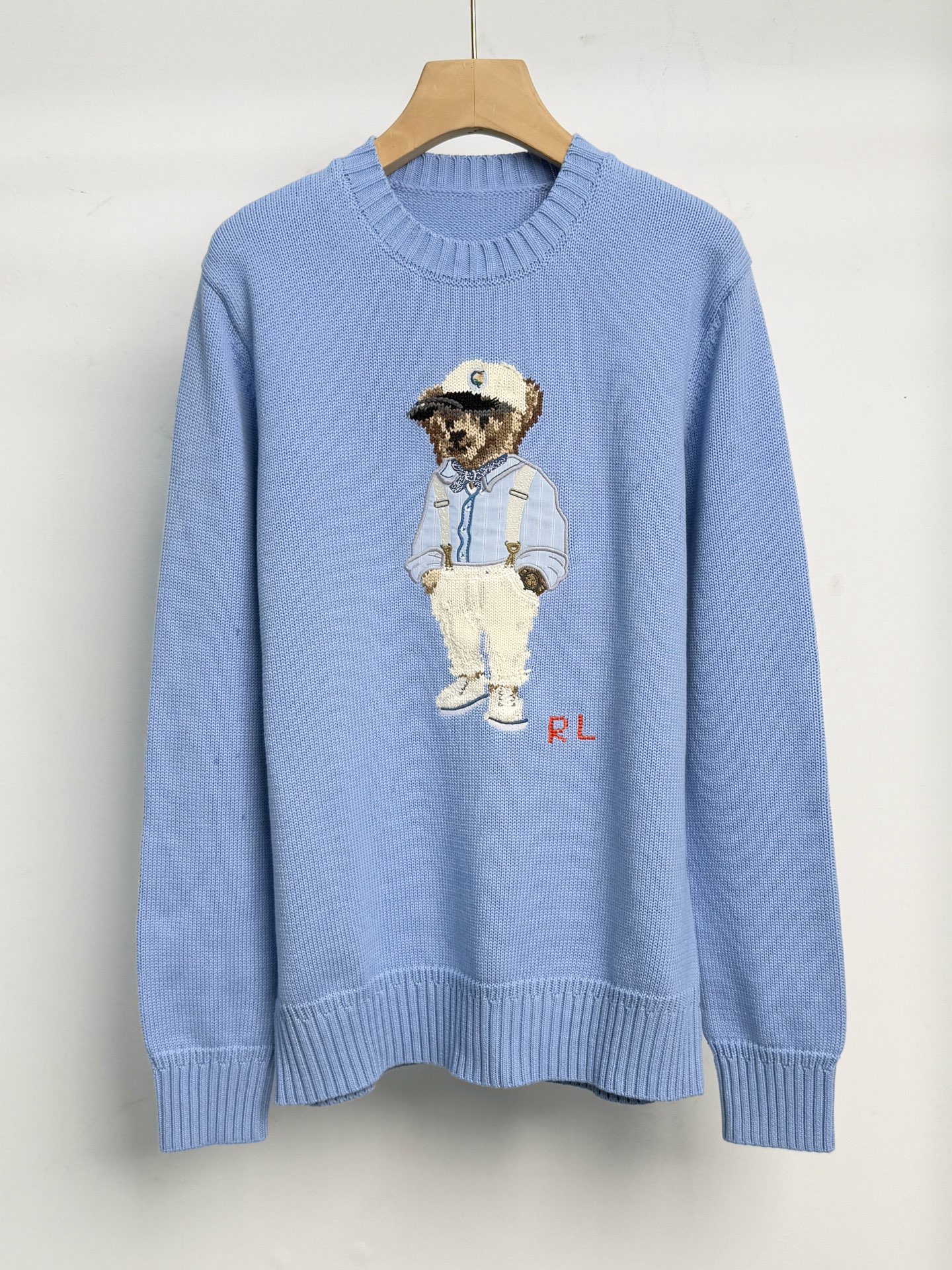 Свитер унисекс в стиле Polo Ralph Lauren голубого цвета с вышивкой медведя