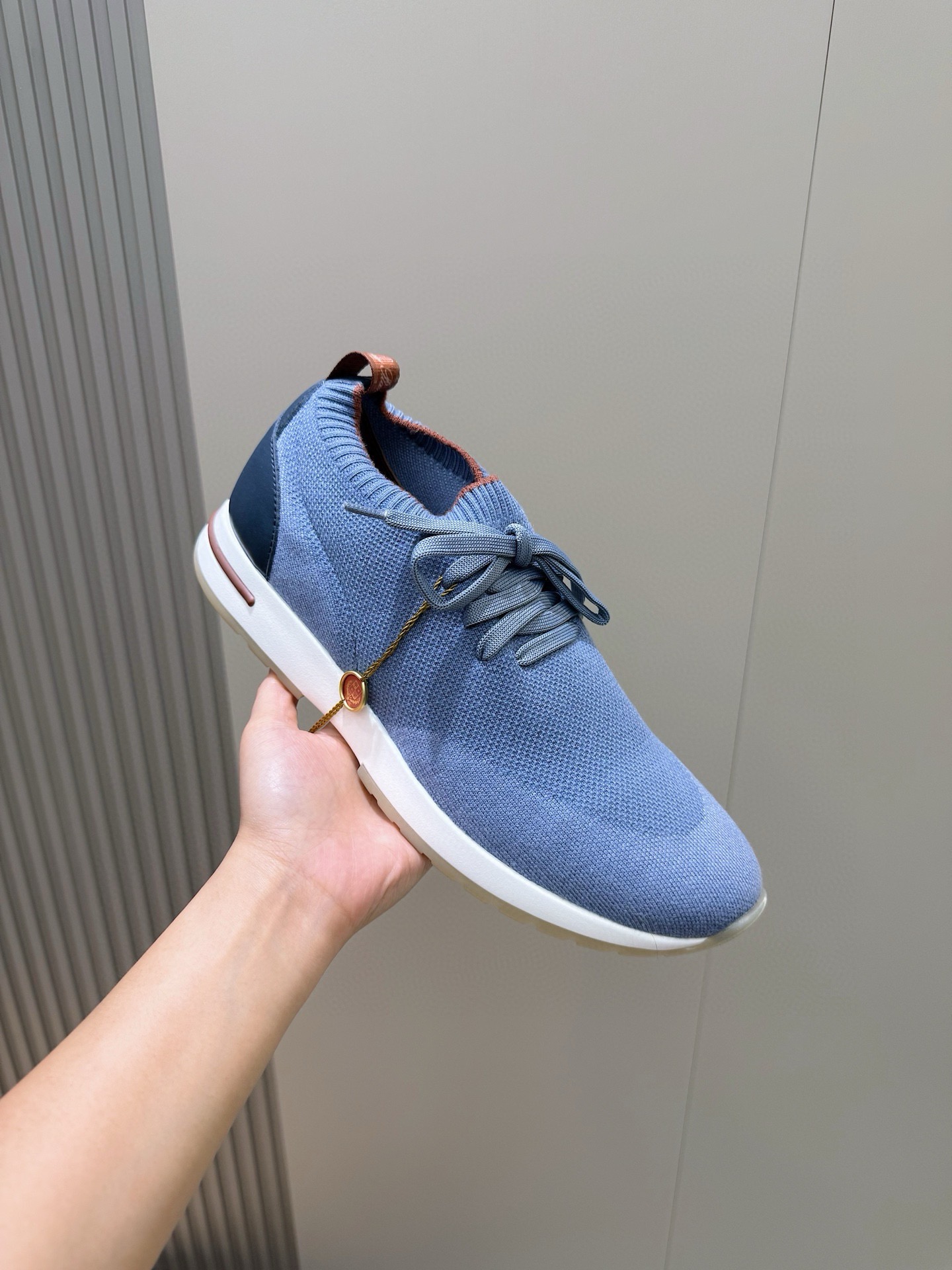 Кроссовки мужские Loro Piana Flexy Walk голубого цвета