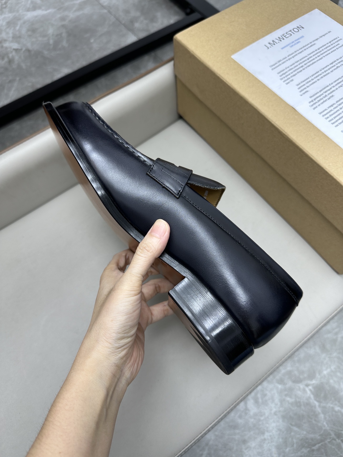 Лоферы мужские в стиле J.M. Weston черного цвета