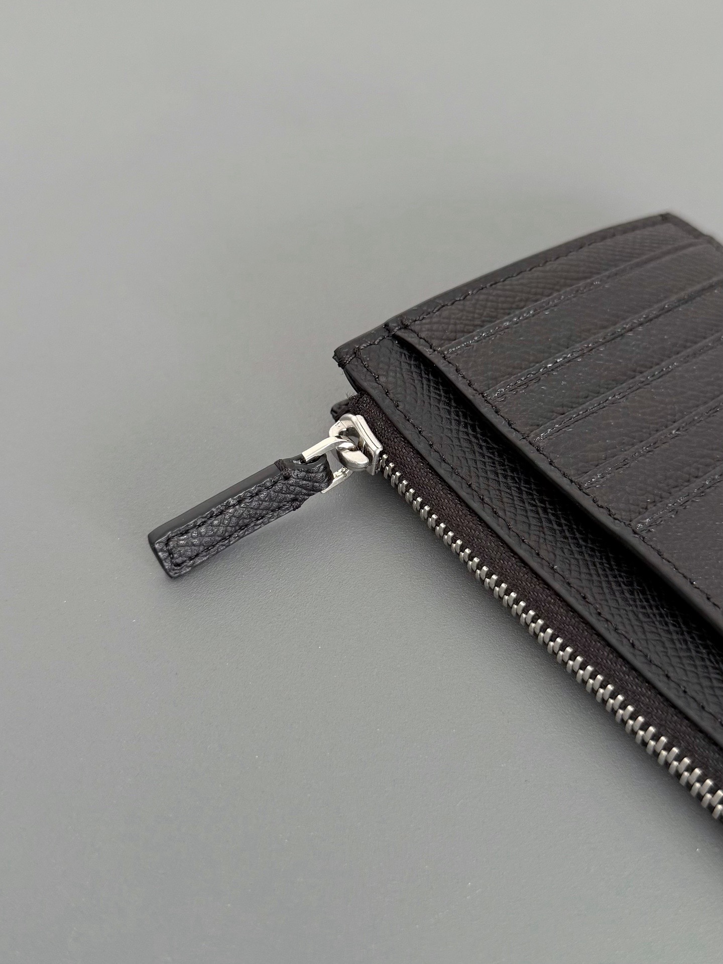 Кошелёк Balenciaga Winter Passport чёрного цвета