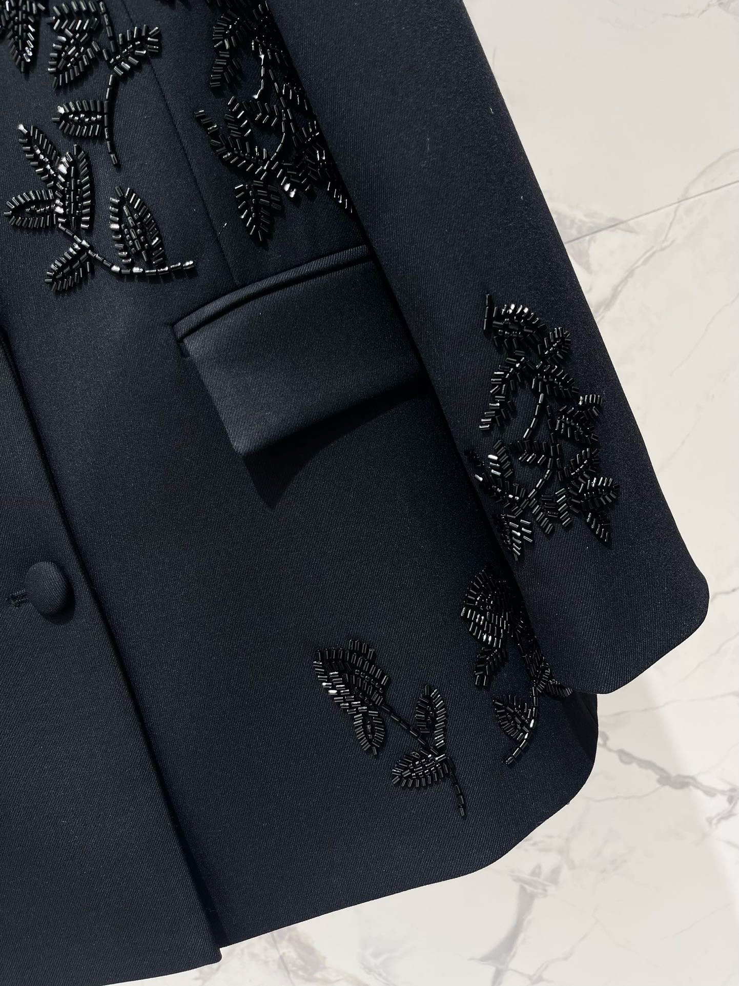 Костюм женский Saint Laurent чёрного цвета