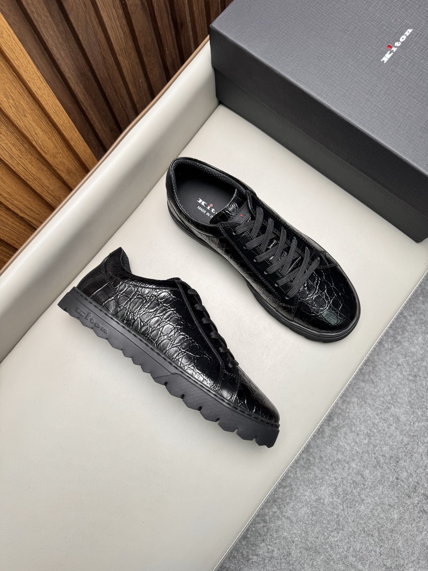 Кеды мужские в стиле Kiton черного цвета