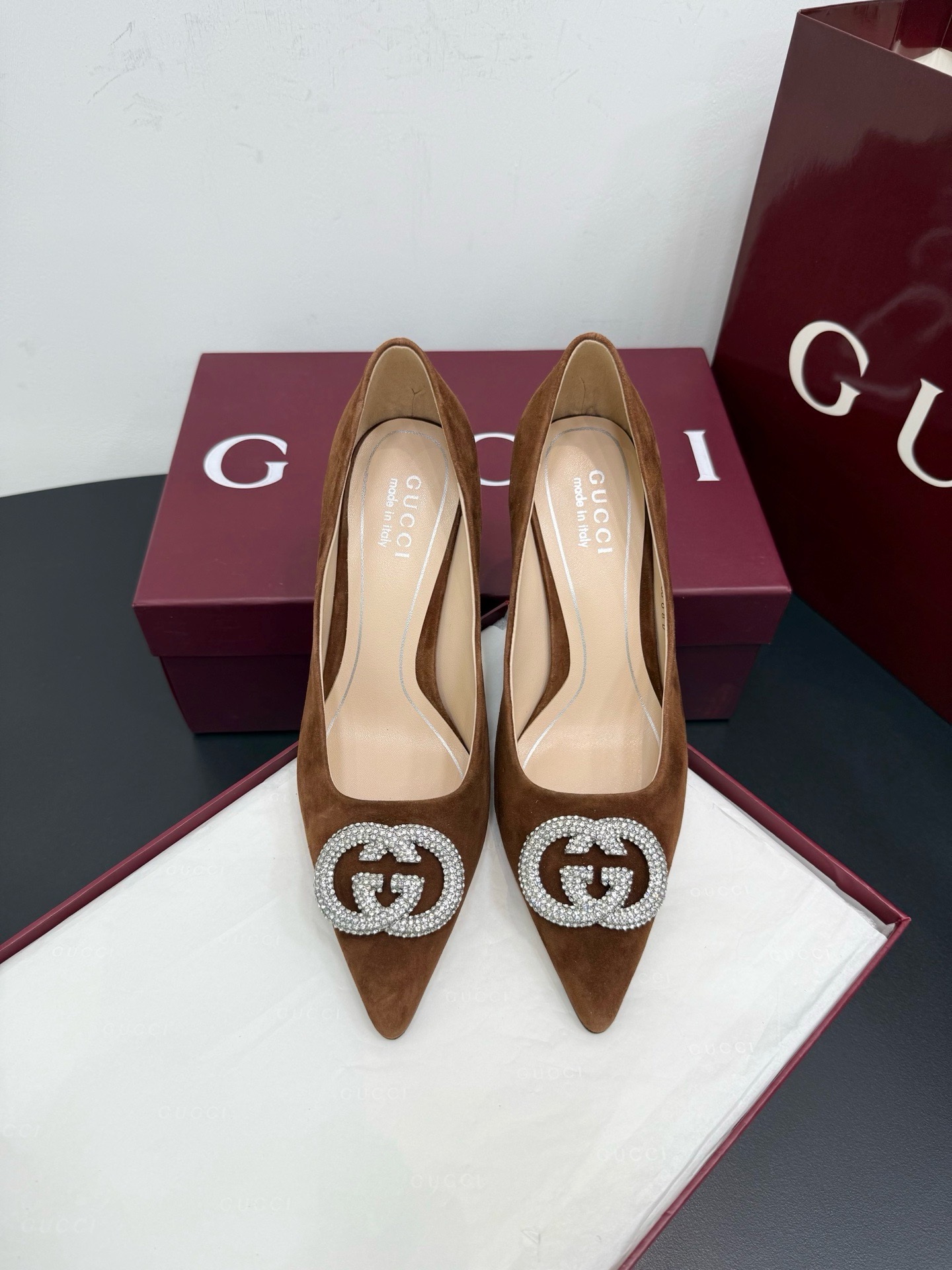 Туфли женские Gucci коричневого цвета