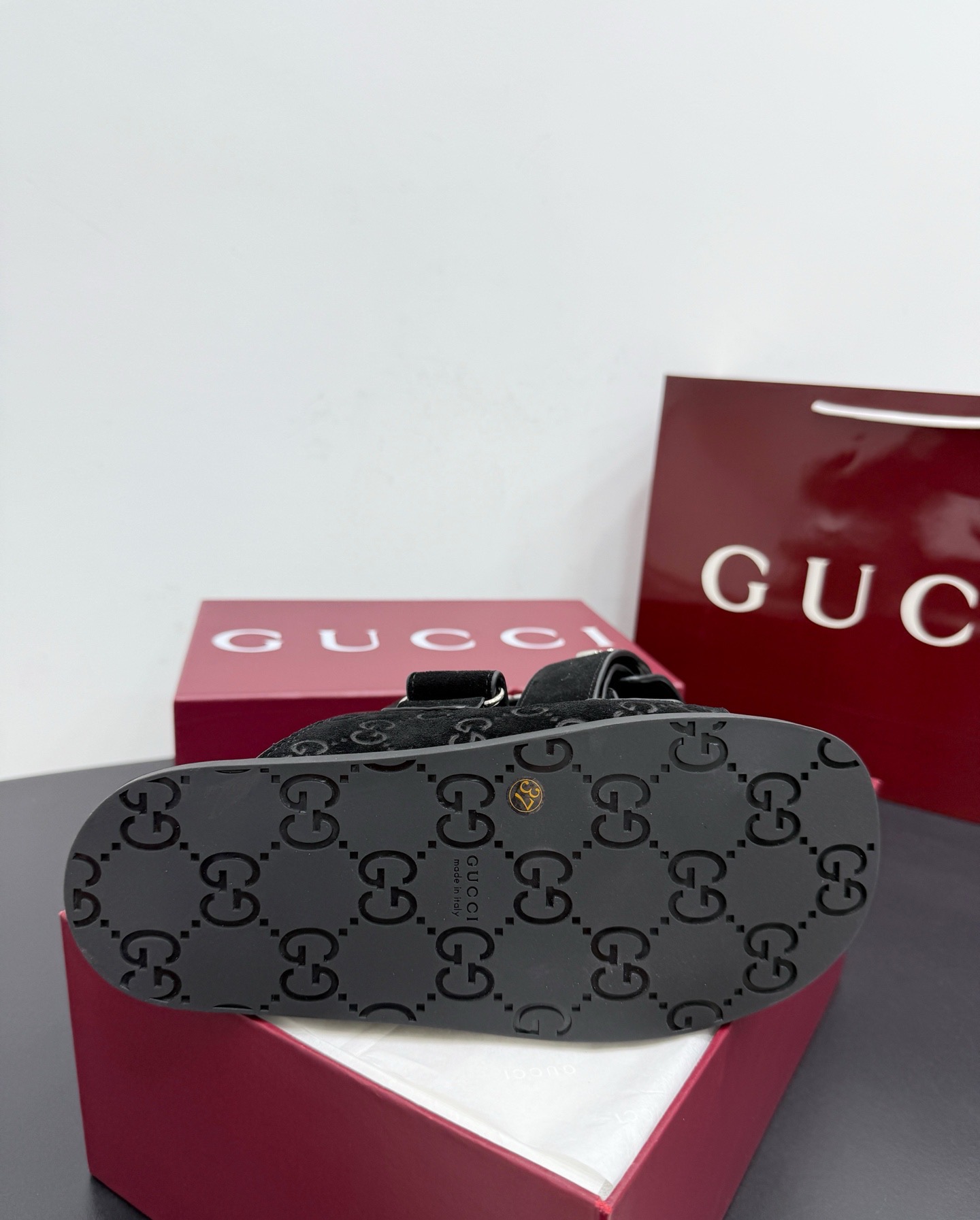 Сандалии женские в стиле Gucci GG чёрного цвета
